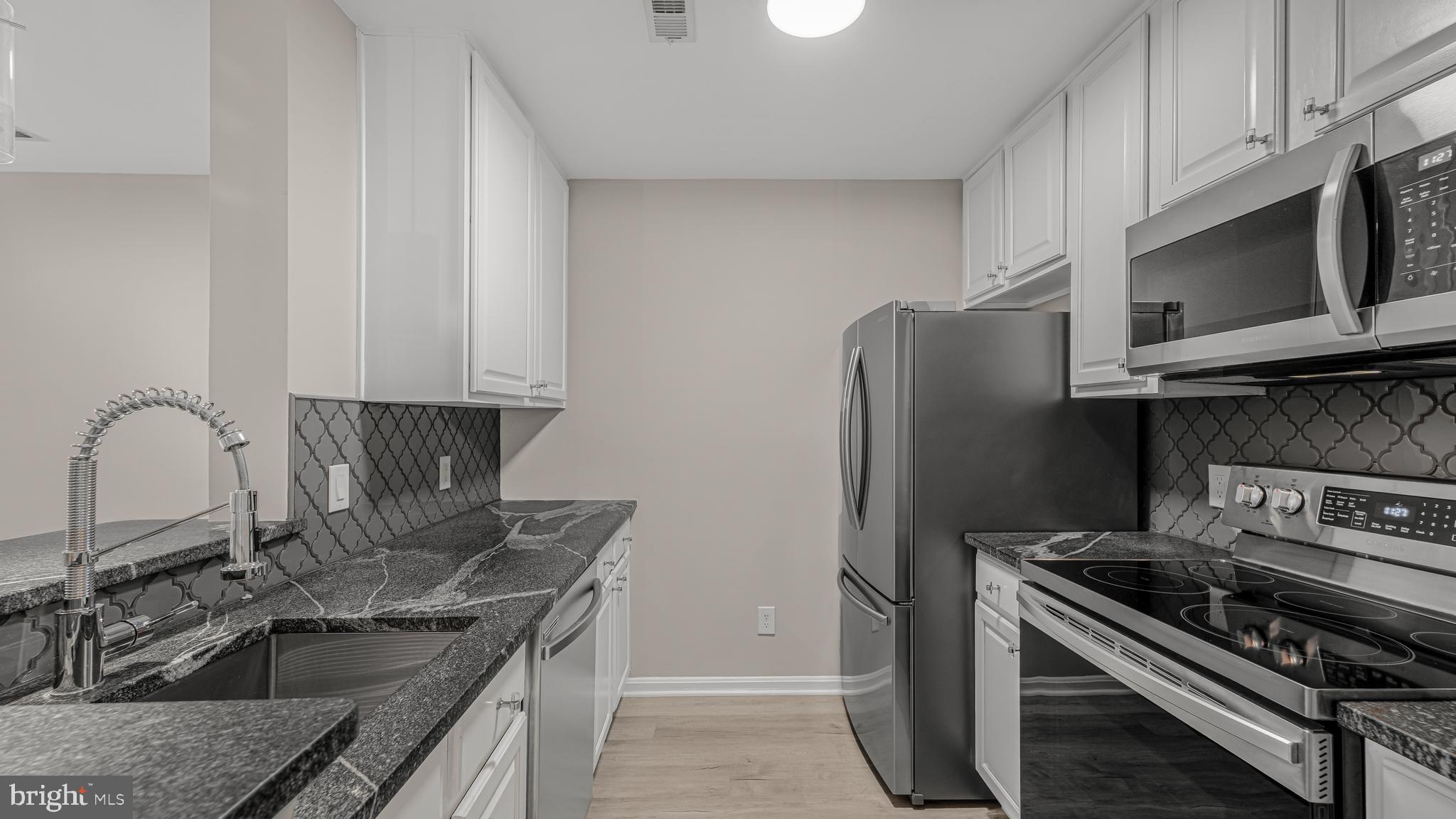 FOUR WINDS AT OAKTON - Residential