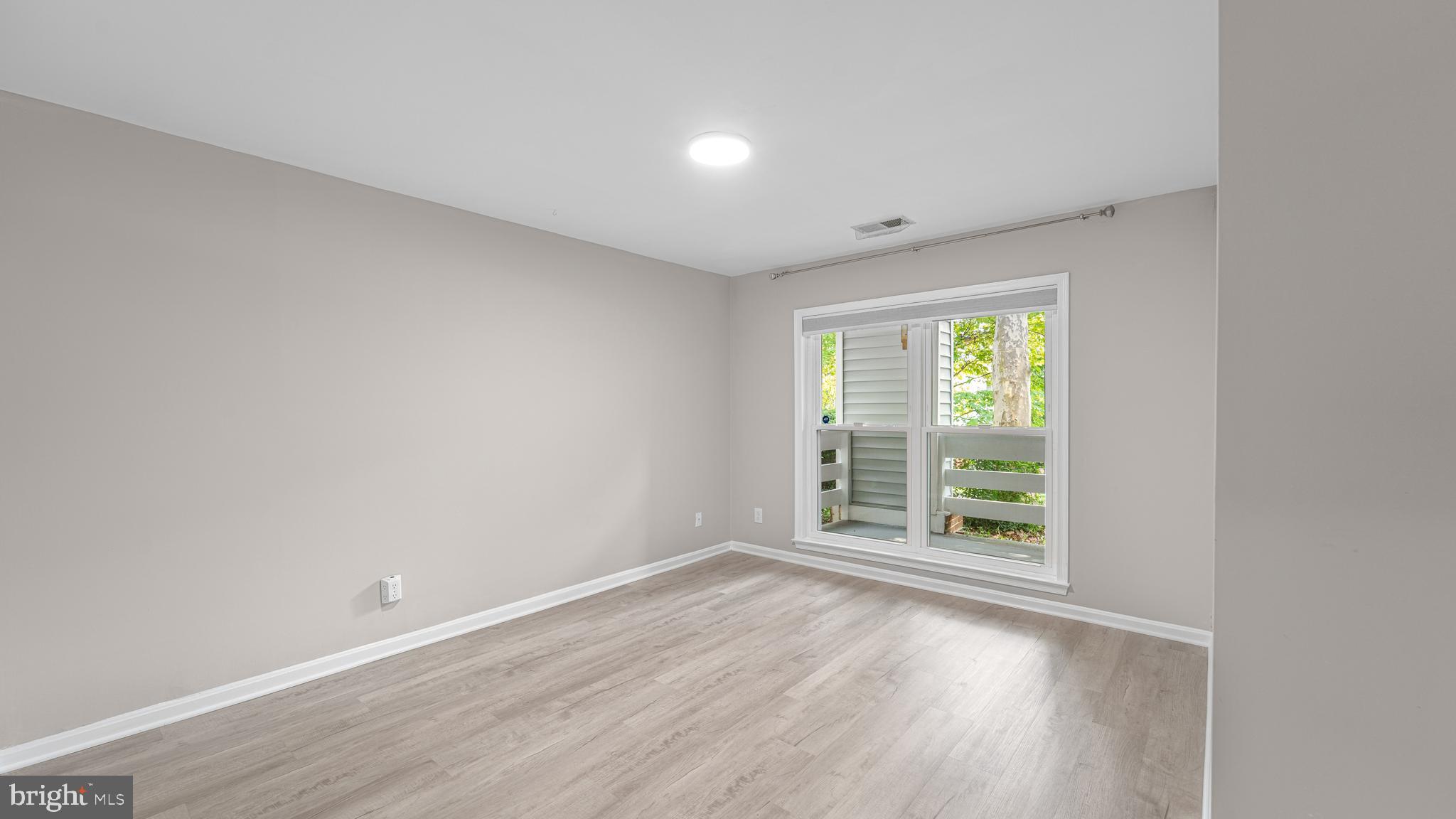 FOUR WINDS AT OAKTON - Residential
