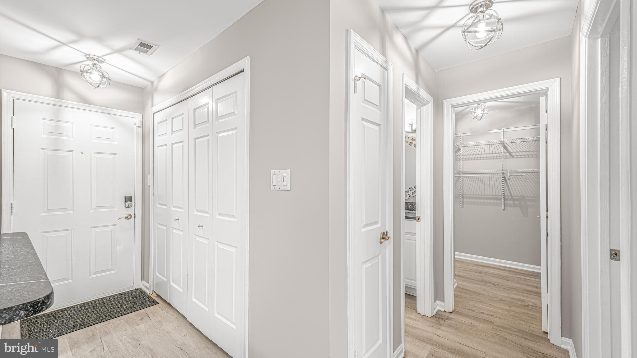 FOUR WINDS AT OAKTON - Residential