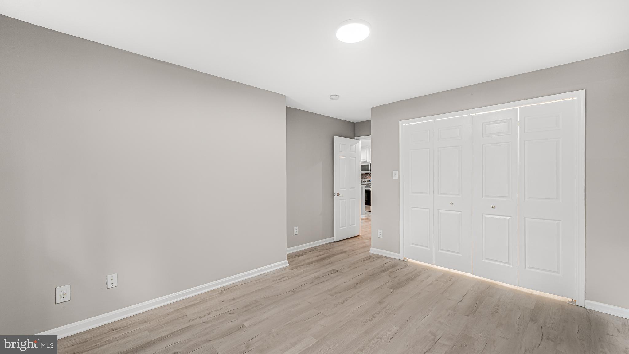 FOUR WINDS AT OAKTON - Residential