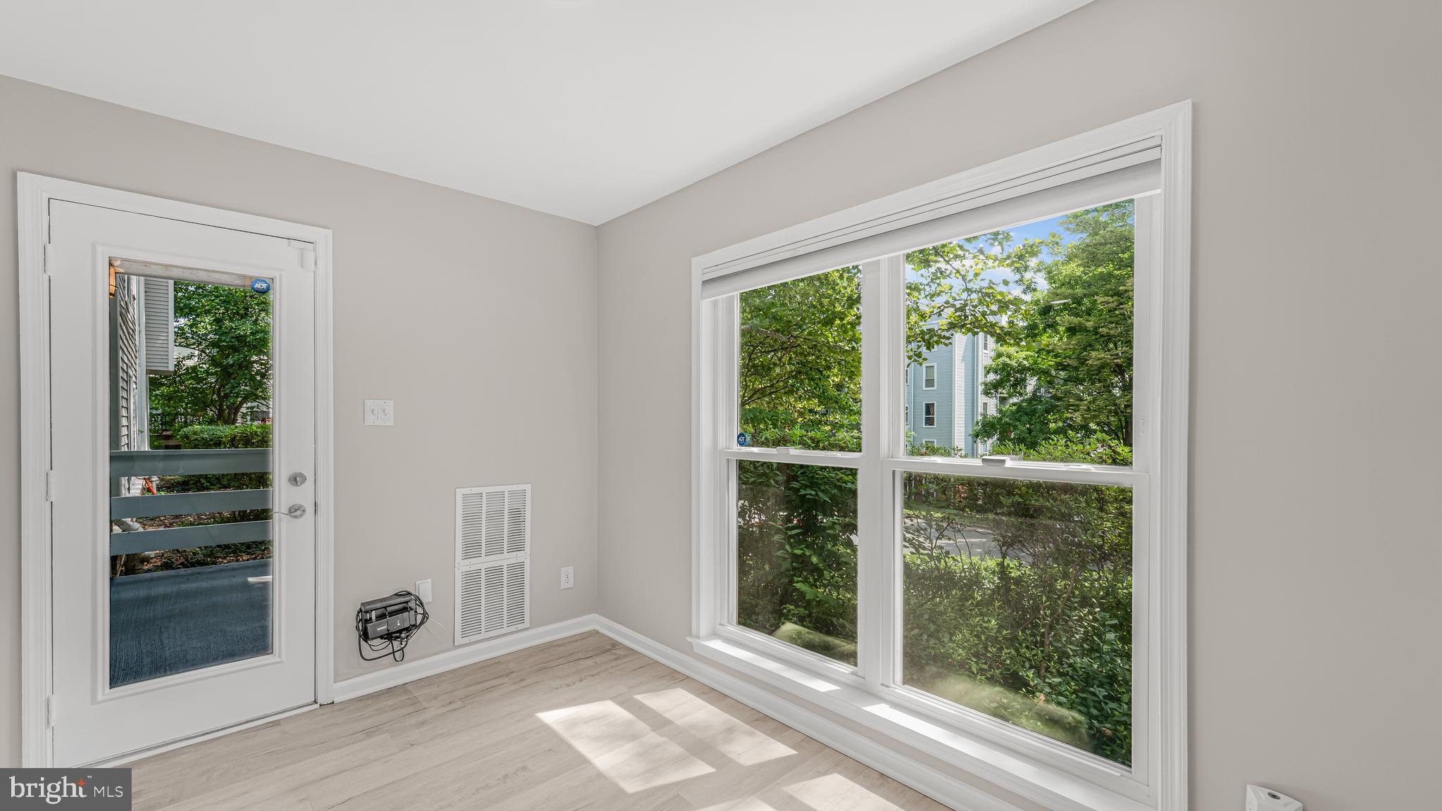 FOUR WINDS AT OAKTON - Residential