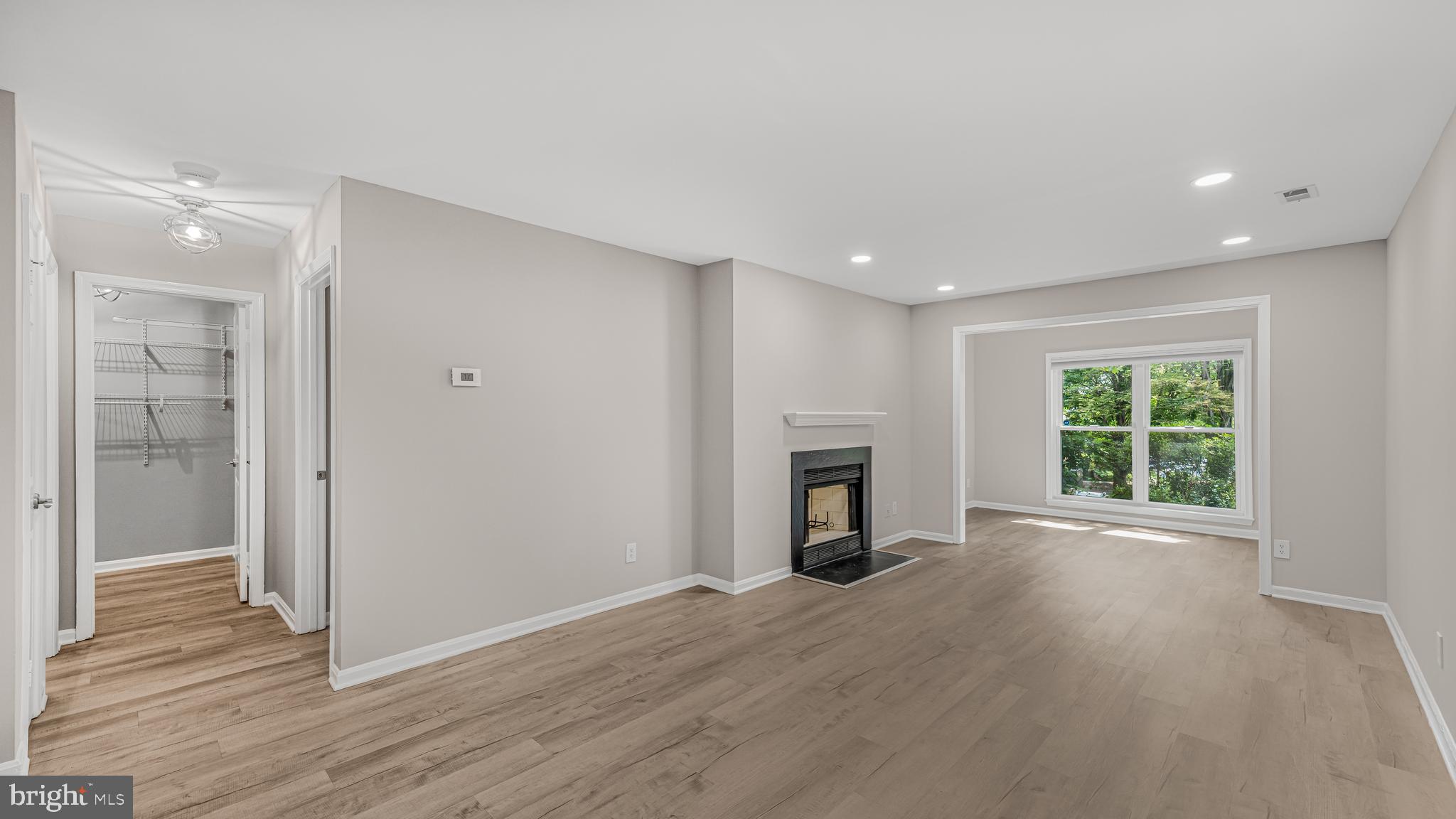 FOUR WINDS AT OAKTON - Residential
