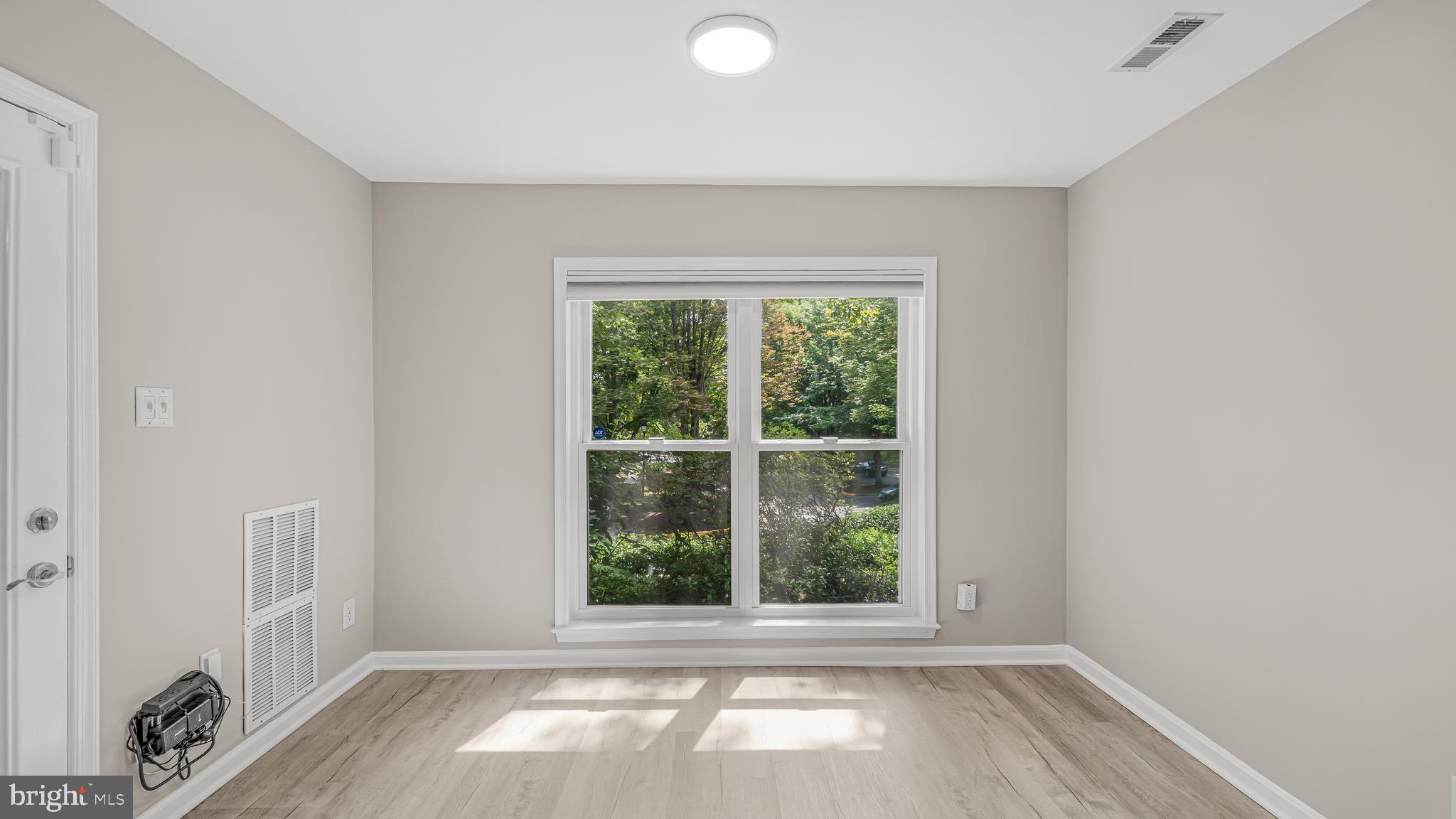 FOUR WINDS AT OAKTON - Residential
