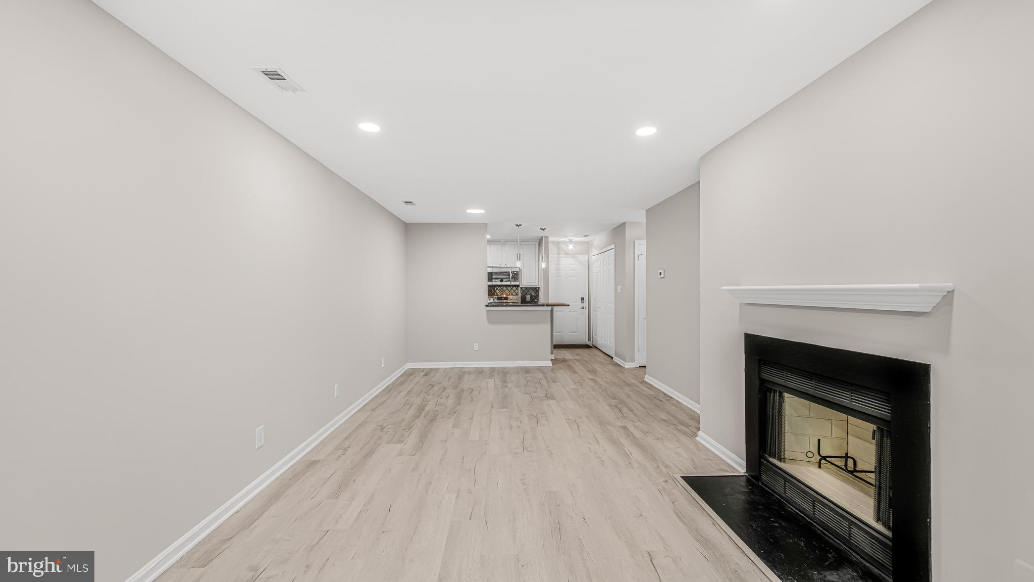 FOUR WINDS AT OAKTON - Residential