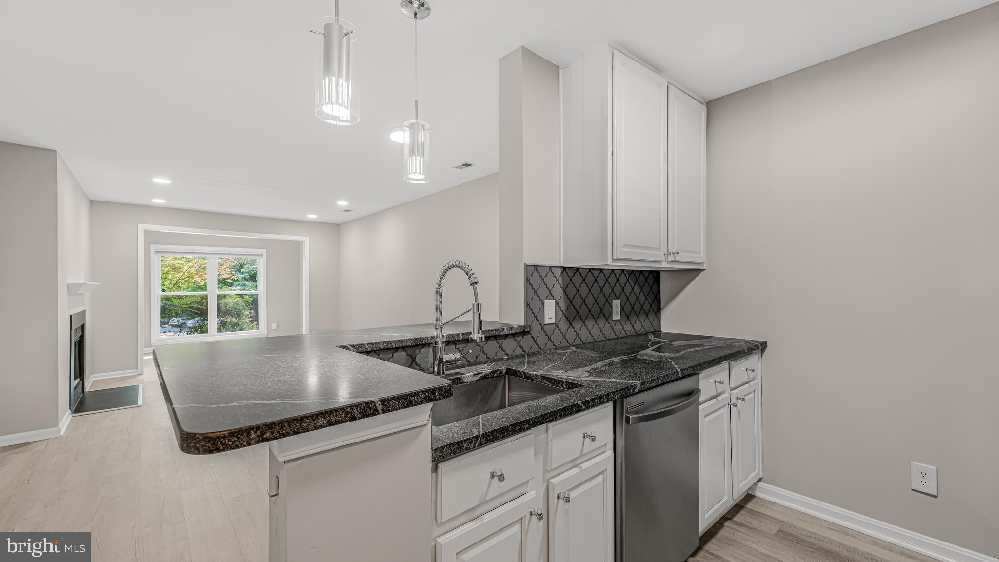 FOUR WINDS AT OAKTON - Residential