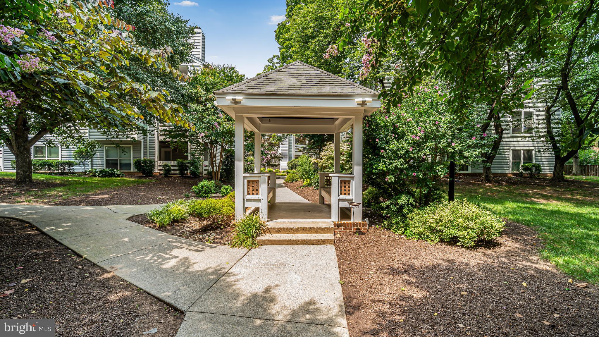FOUR WINDS AT OAKTON - Residential