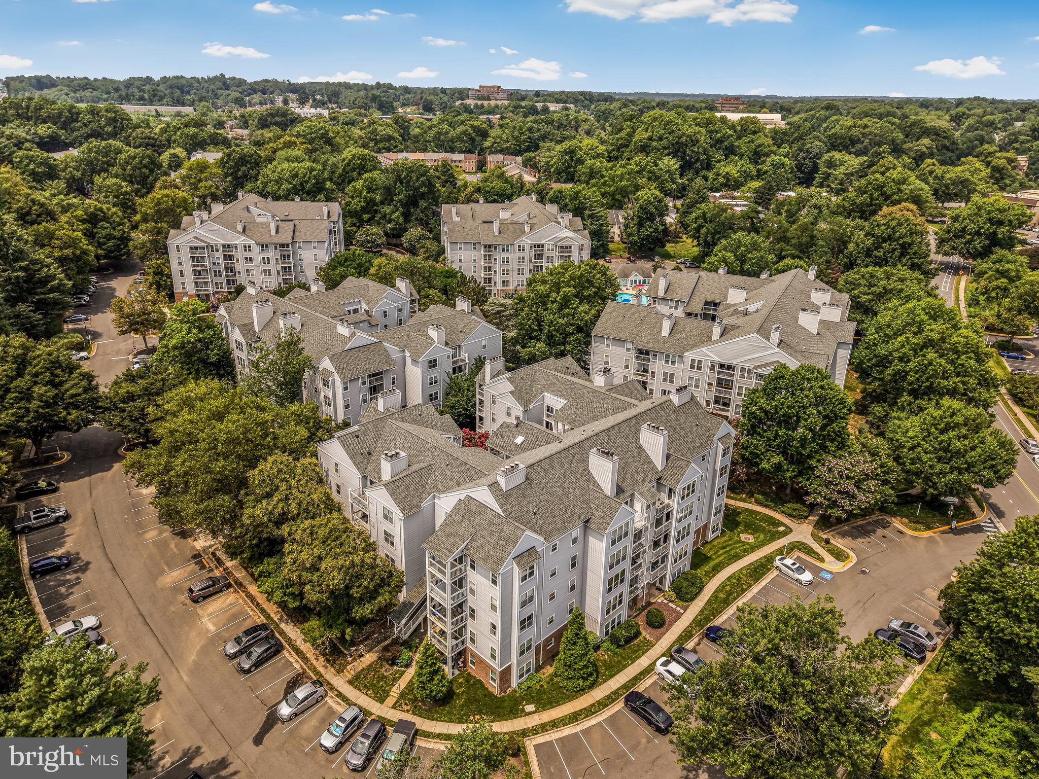 FOUR WINDS AT OAKTON - Residential