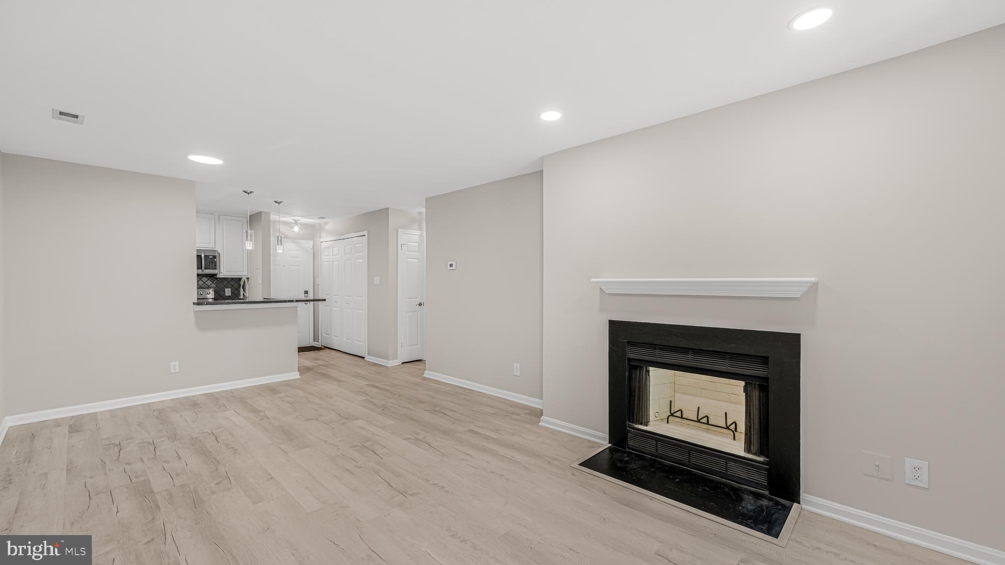FOUR WINDS AT OAKTON - Residential