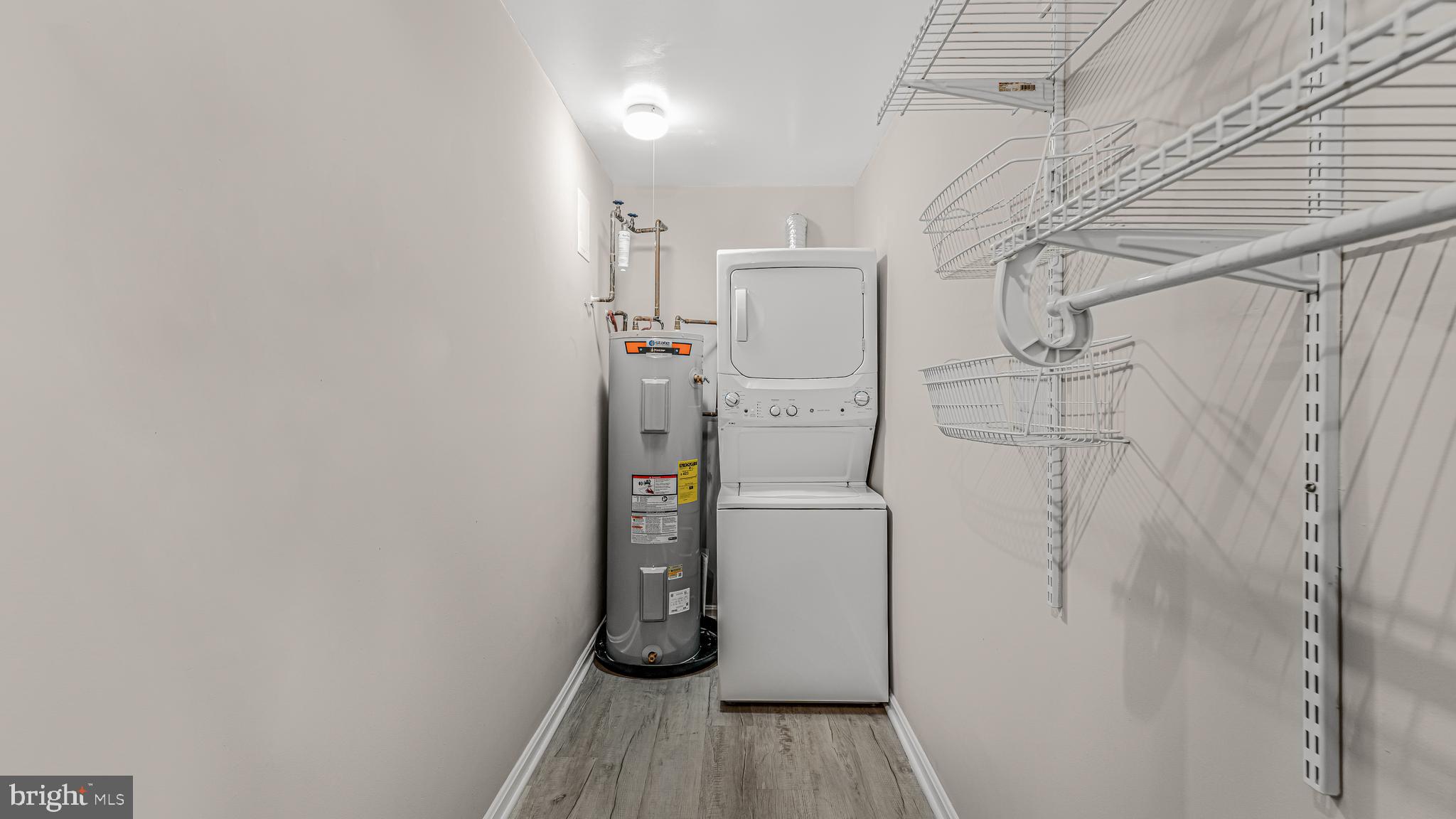FOUR WINDS AT OAKTON - Residential