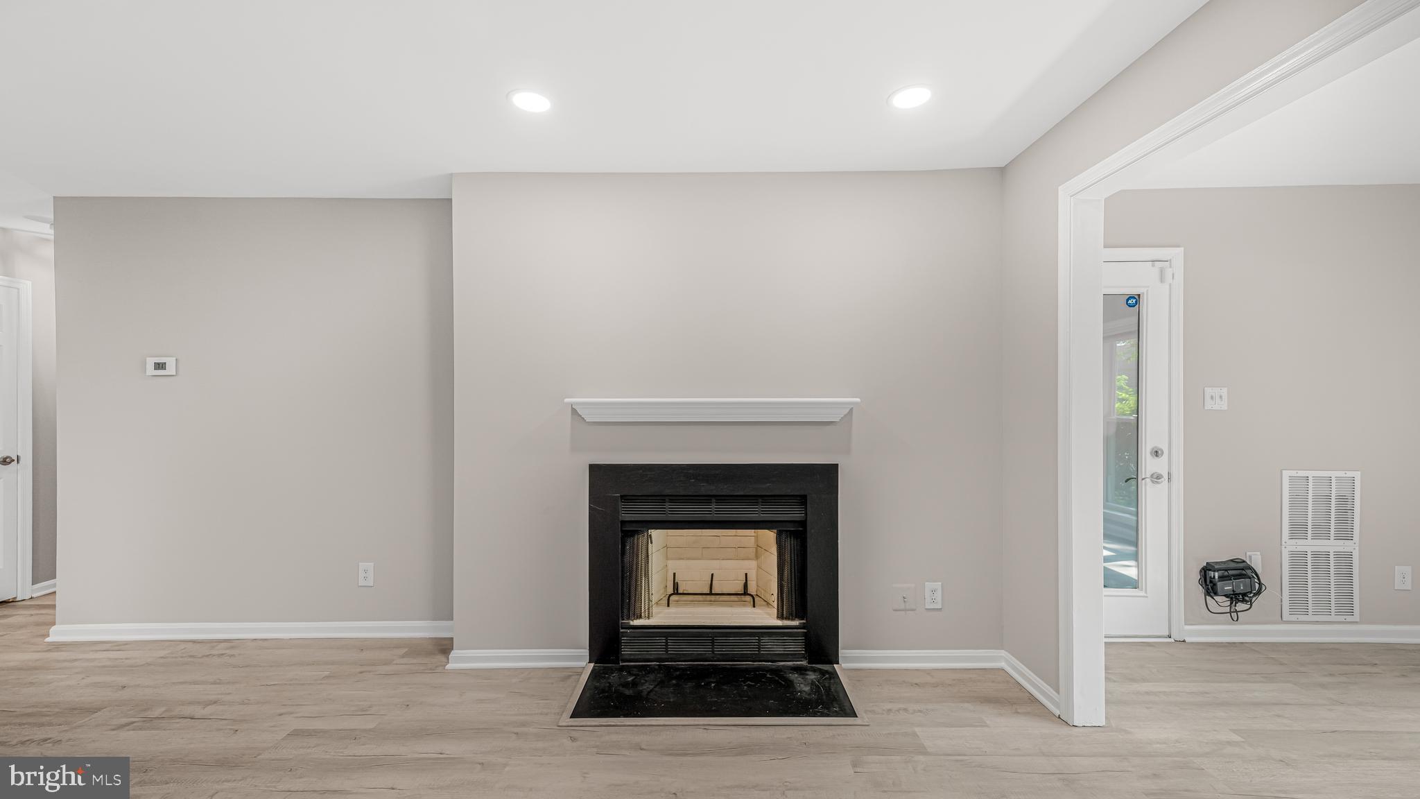 FOUR WINDS AT OAKTON - Residential