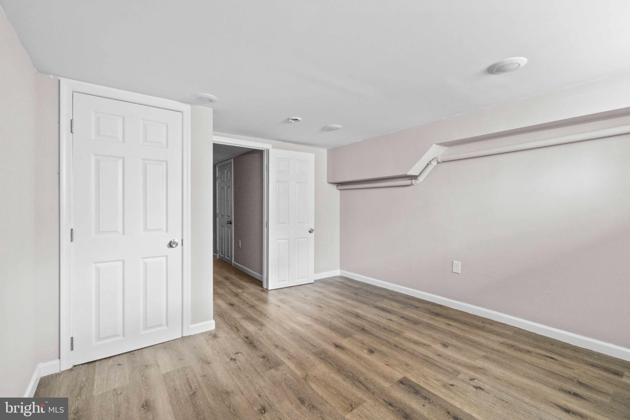 ELWOOD PARK - Residential