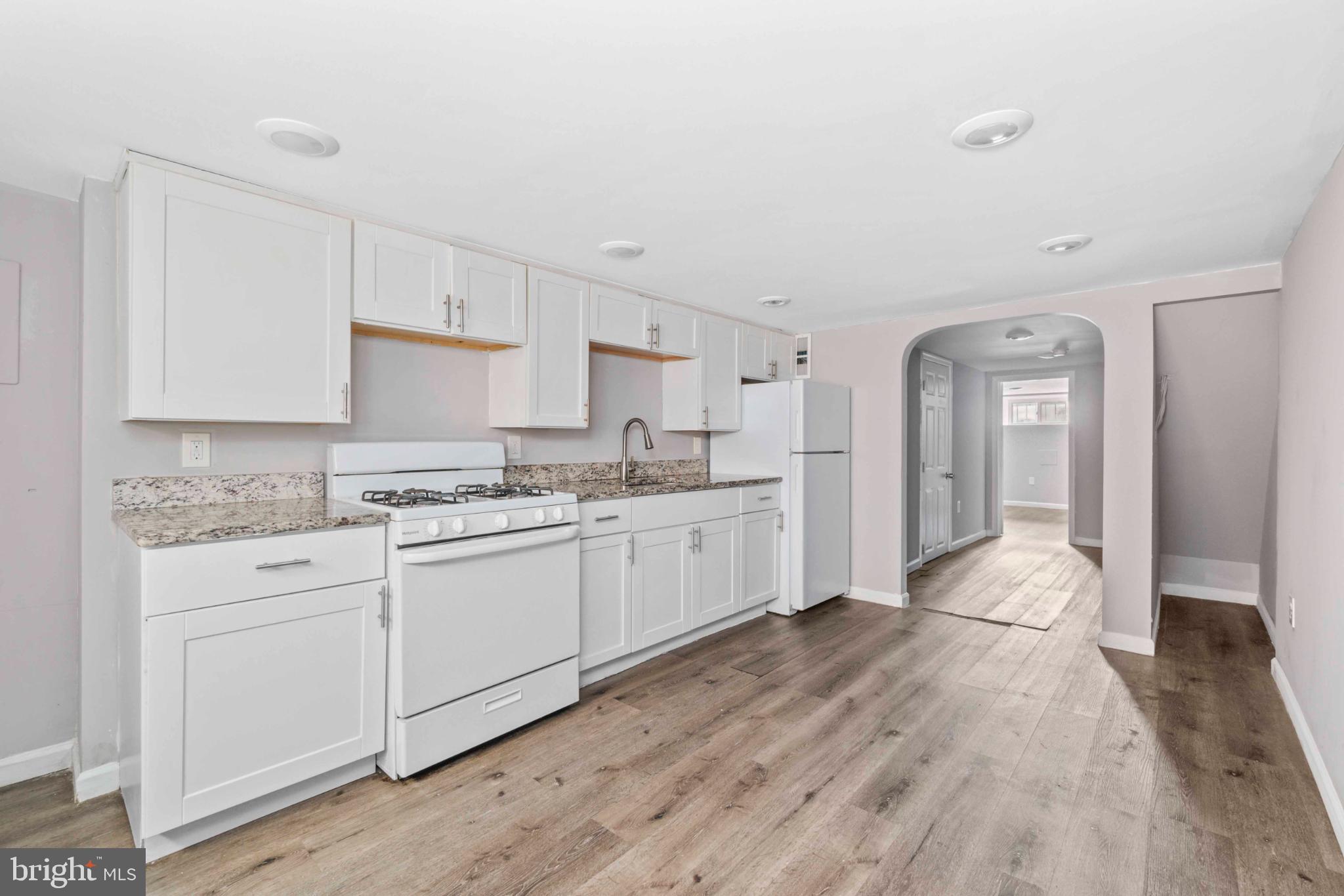 ELWOOD PARK - Residential