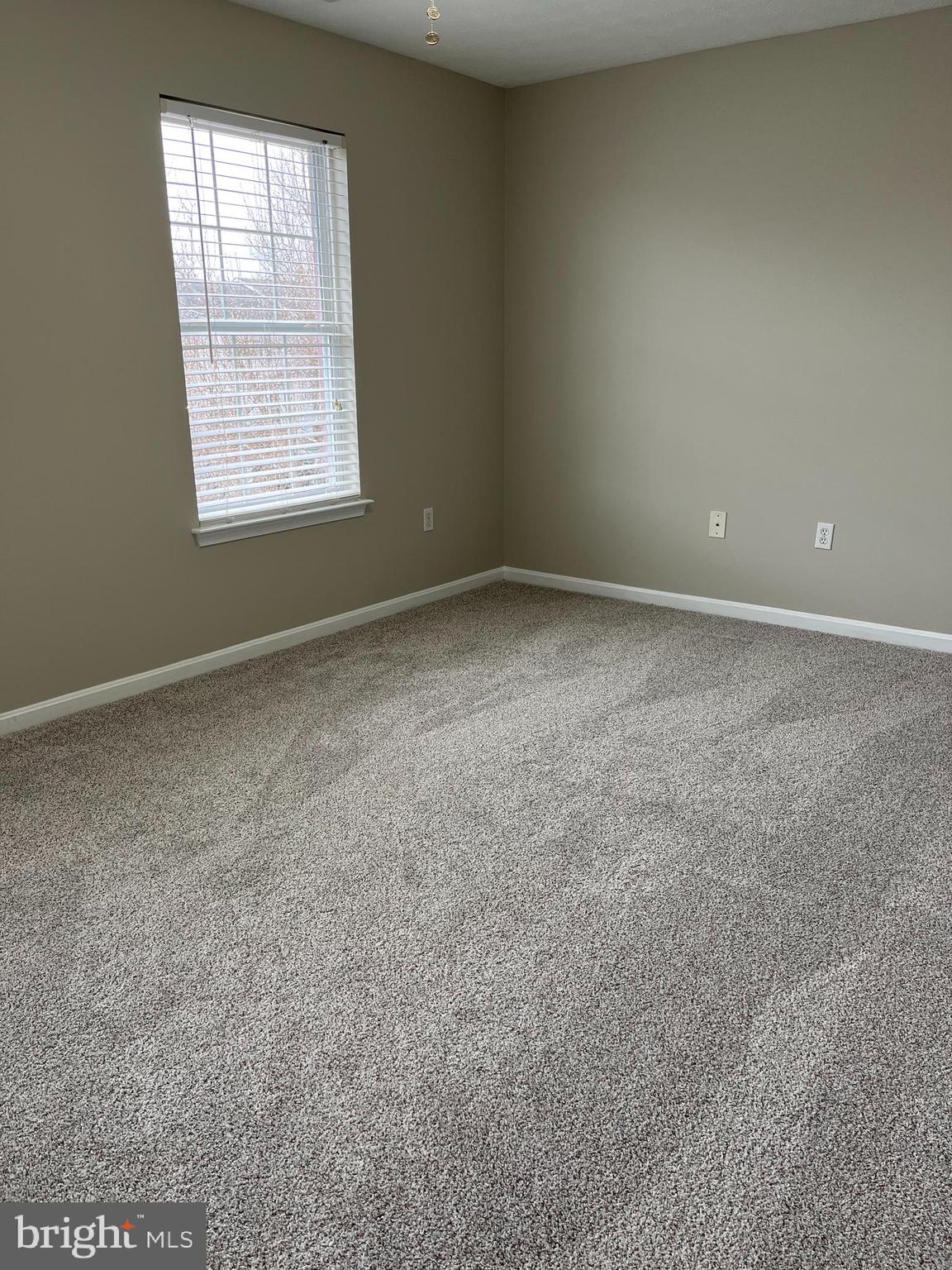 LAKEVIEW TOWNHOUSES - Residential Lease