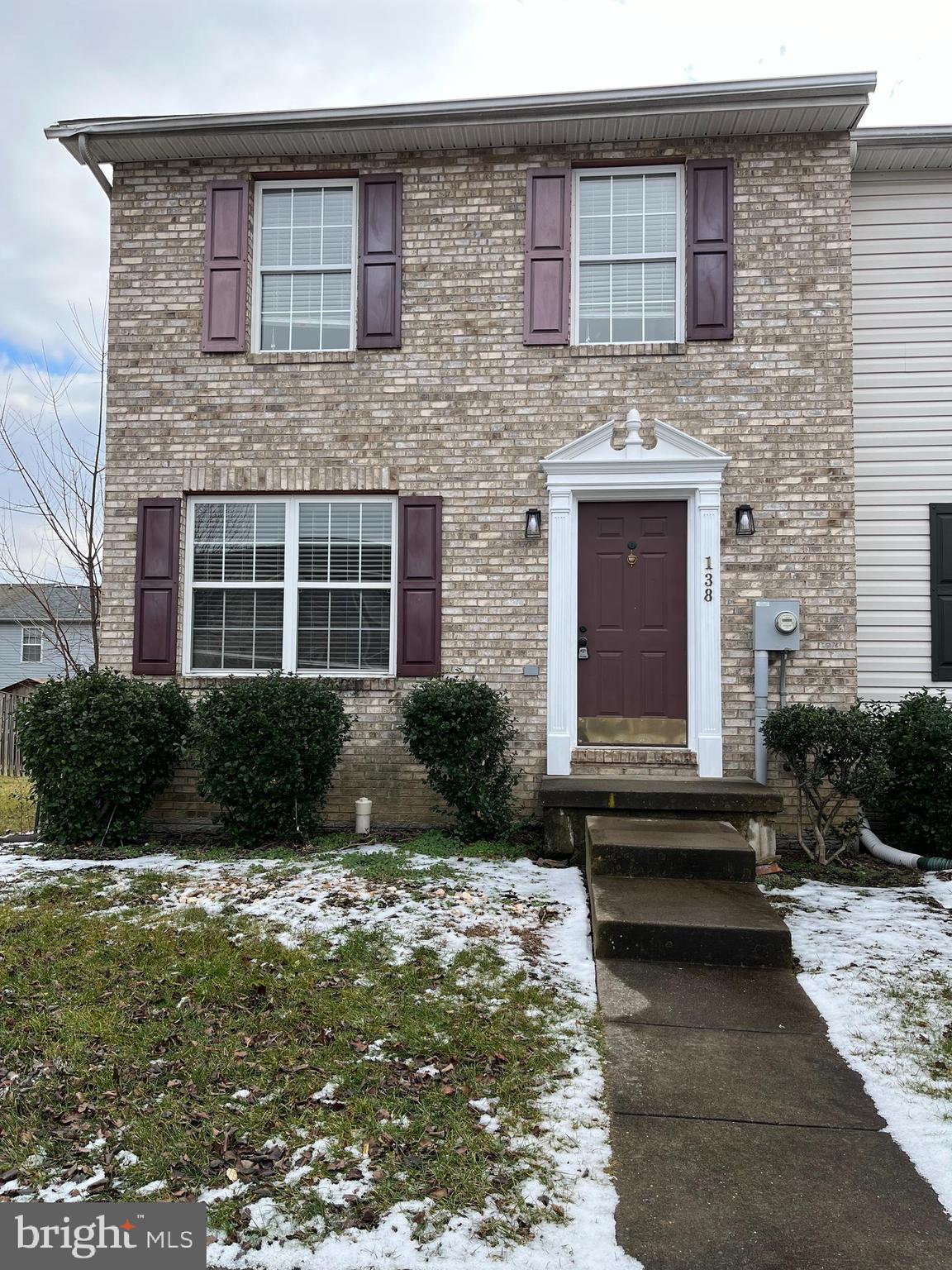 LAKEVIEW TOWNHOUSES - Residential Lease