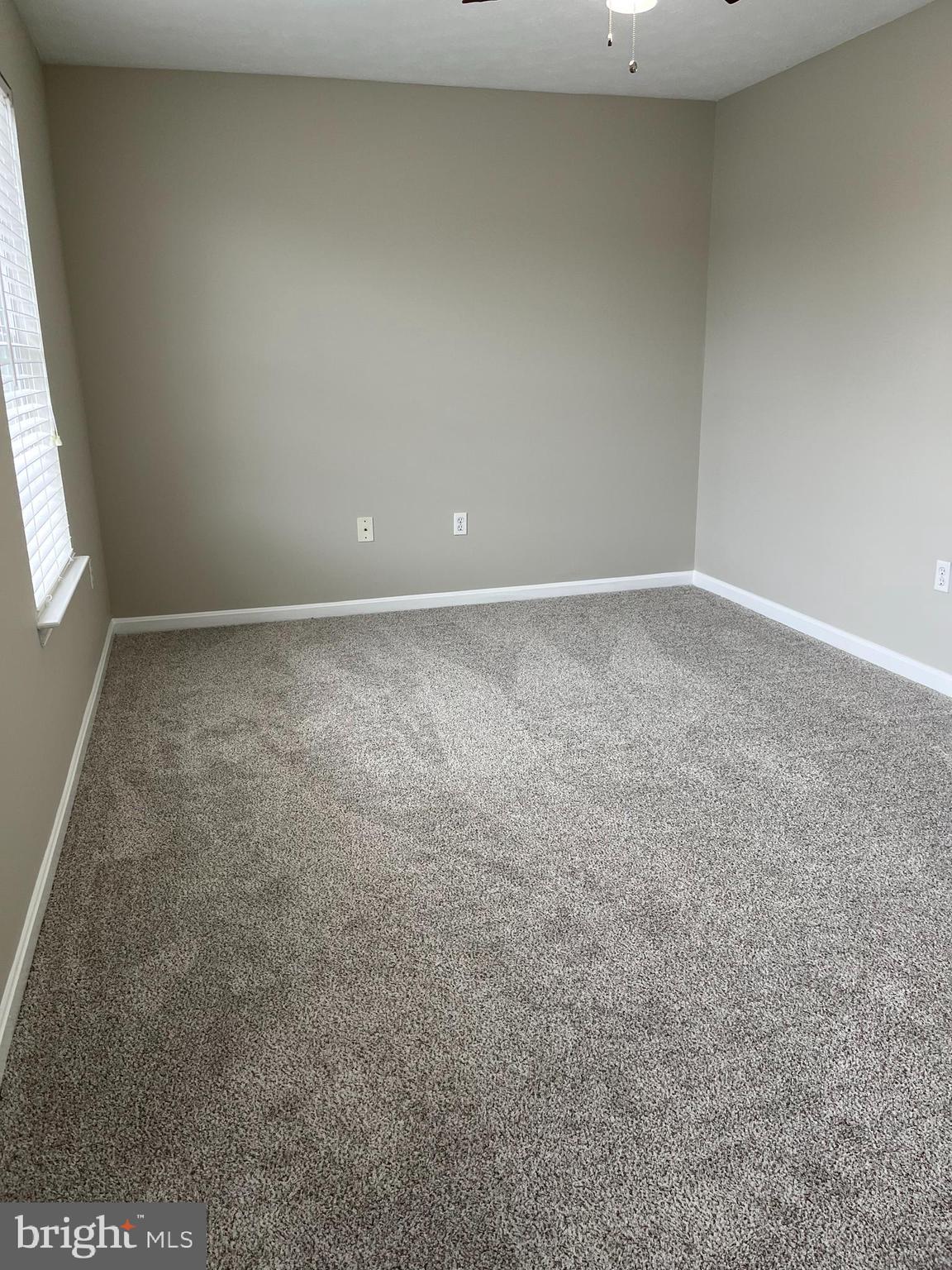 LAKEVIEW TOWNHOUSES - Residential Lease