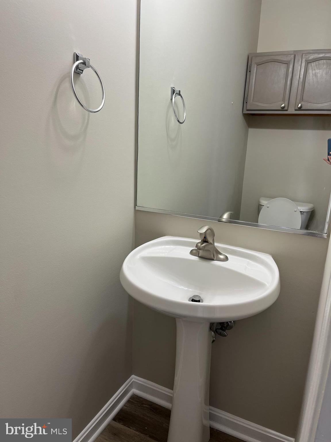 LAKEVIEW TOWNHOUSES - Residential Lease