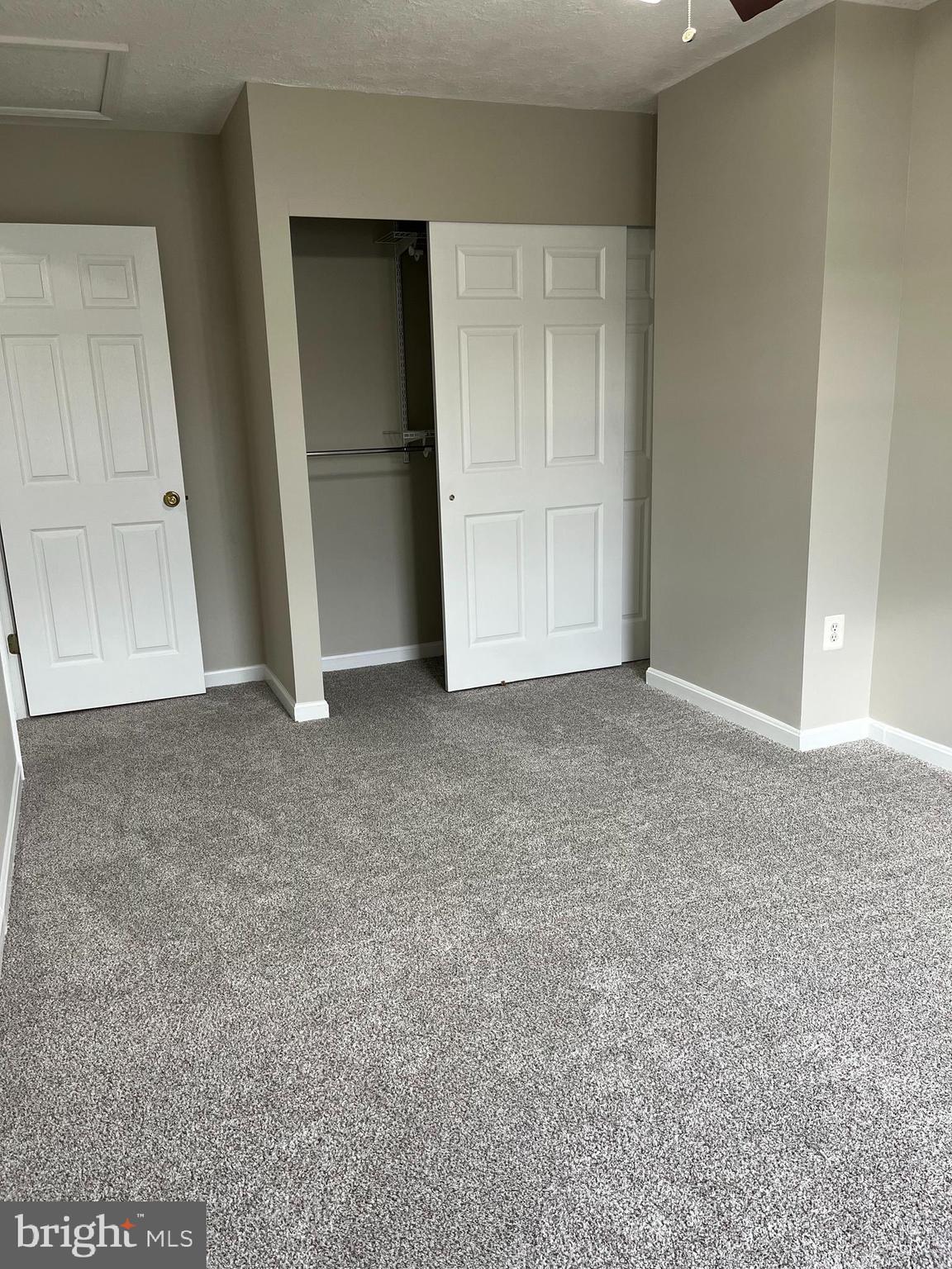 LAKEVIEW TOWNHOUSES - Residential Lease