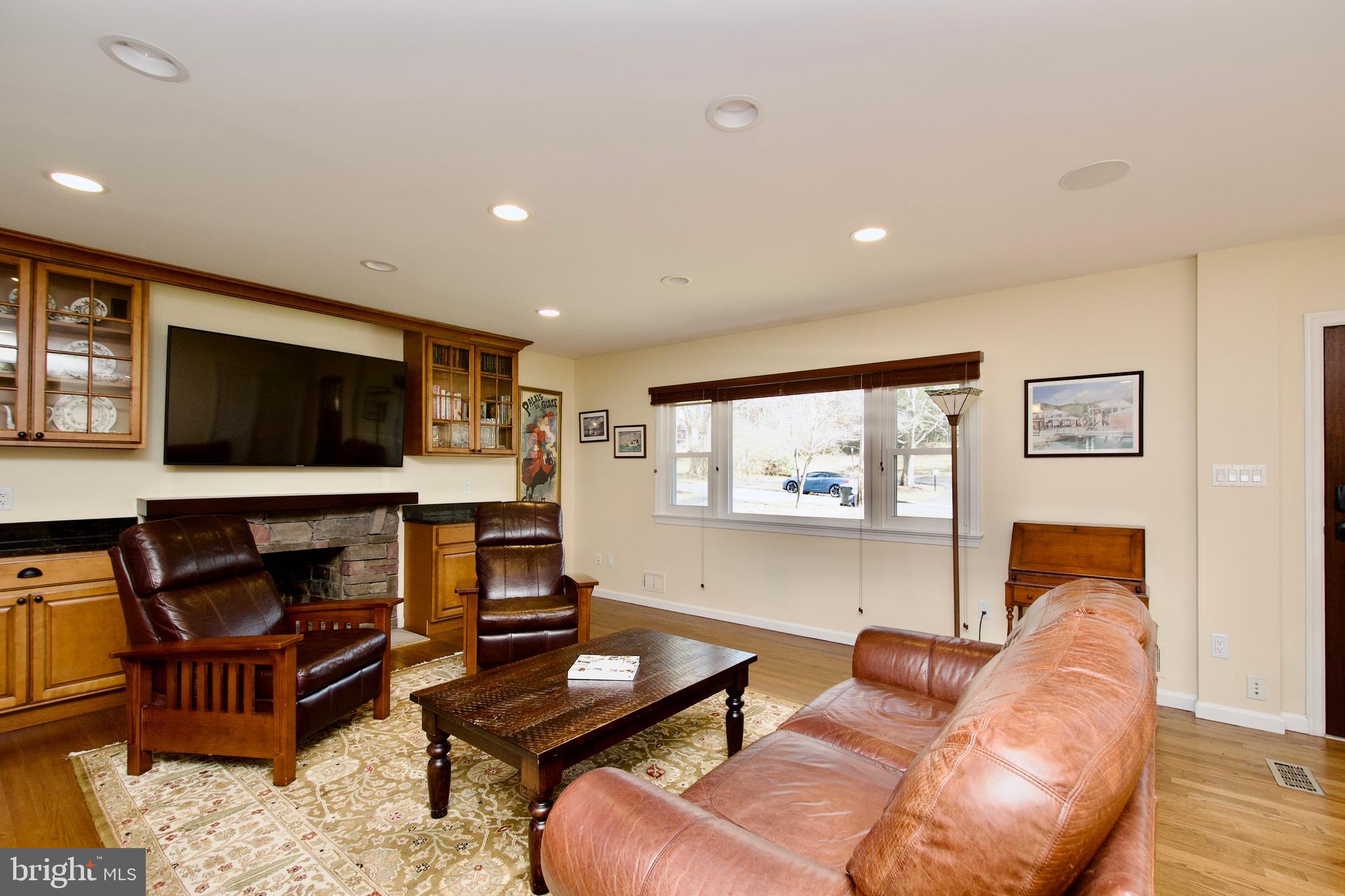 FALLS HILL - Residential