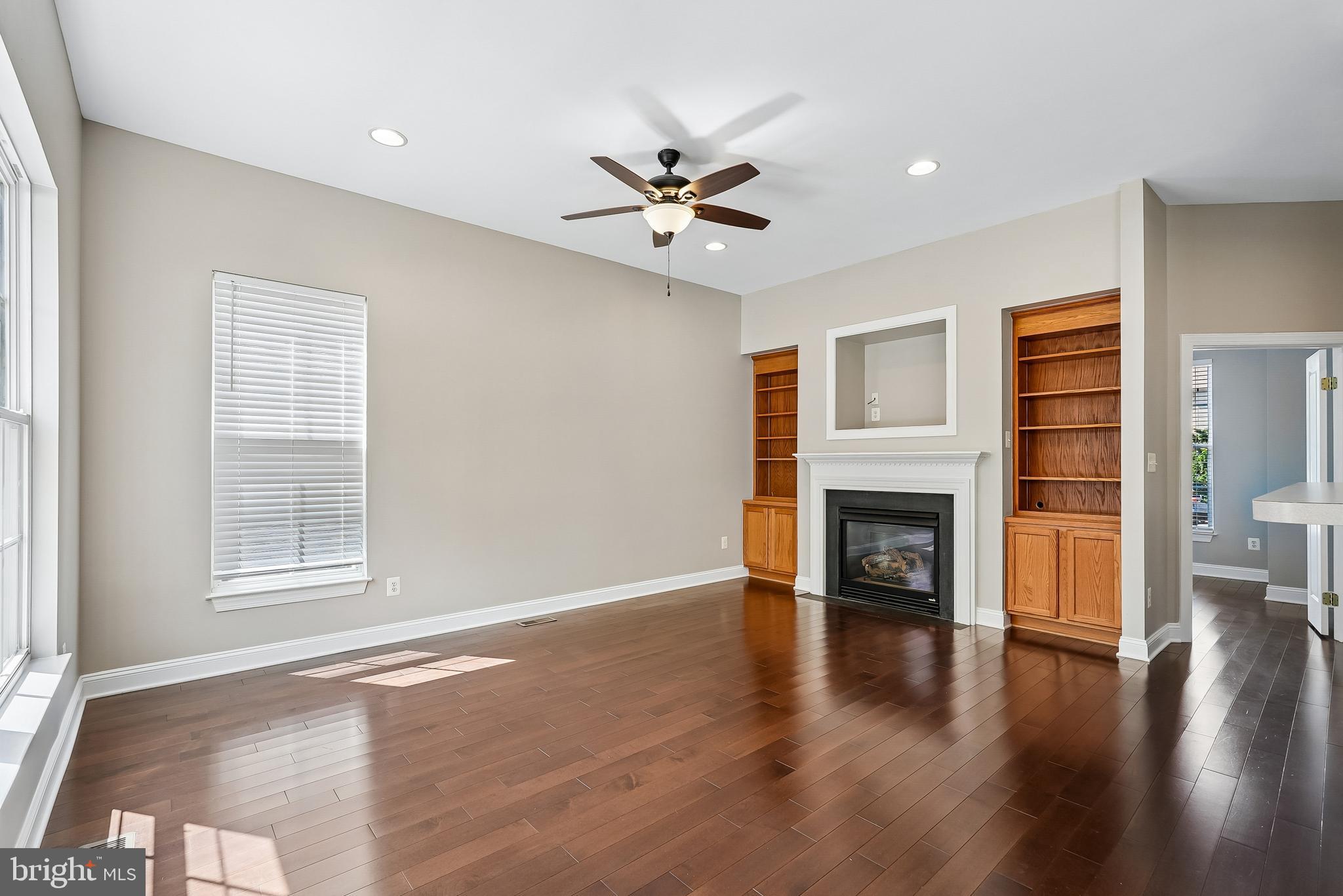 VICTORY LAKES - Residential