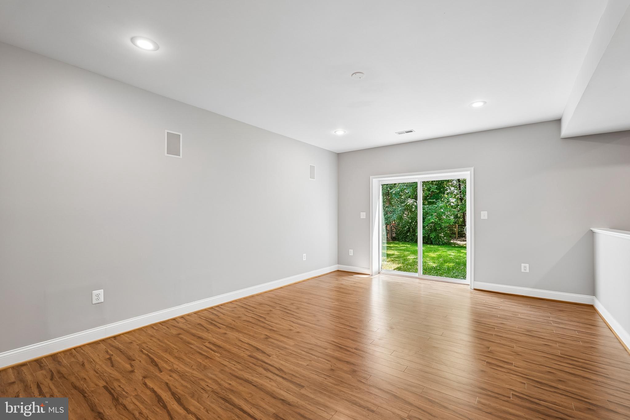 VICTORY LAKES - Residential