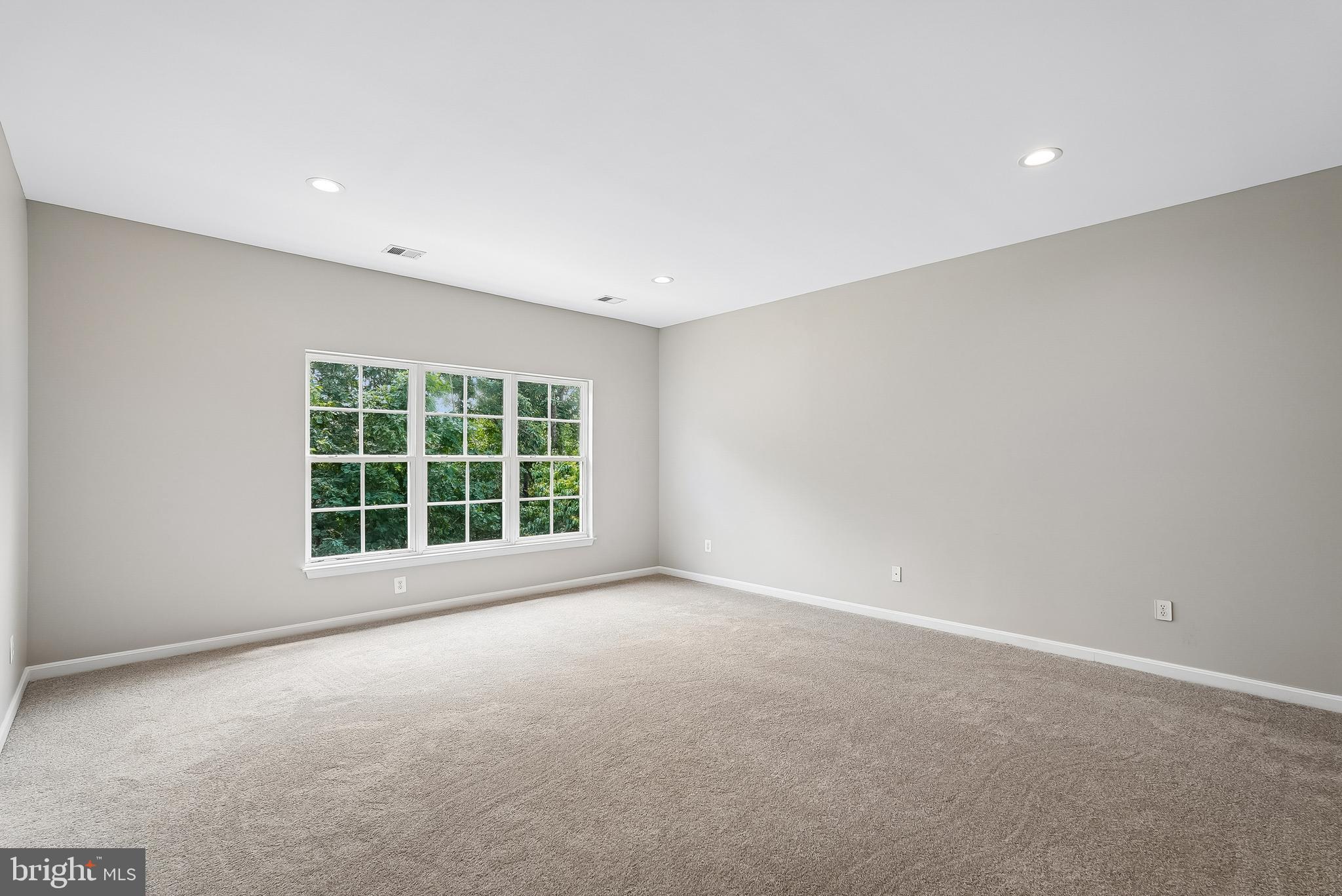 VICTORY LAKES - Residential