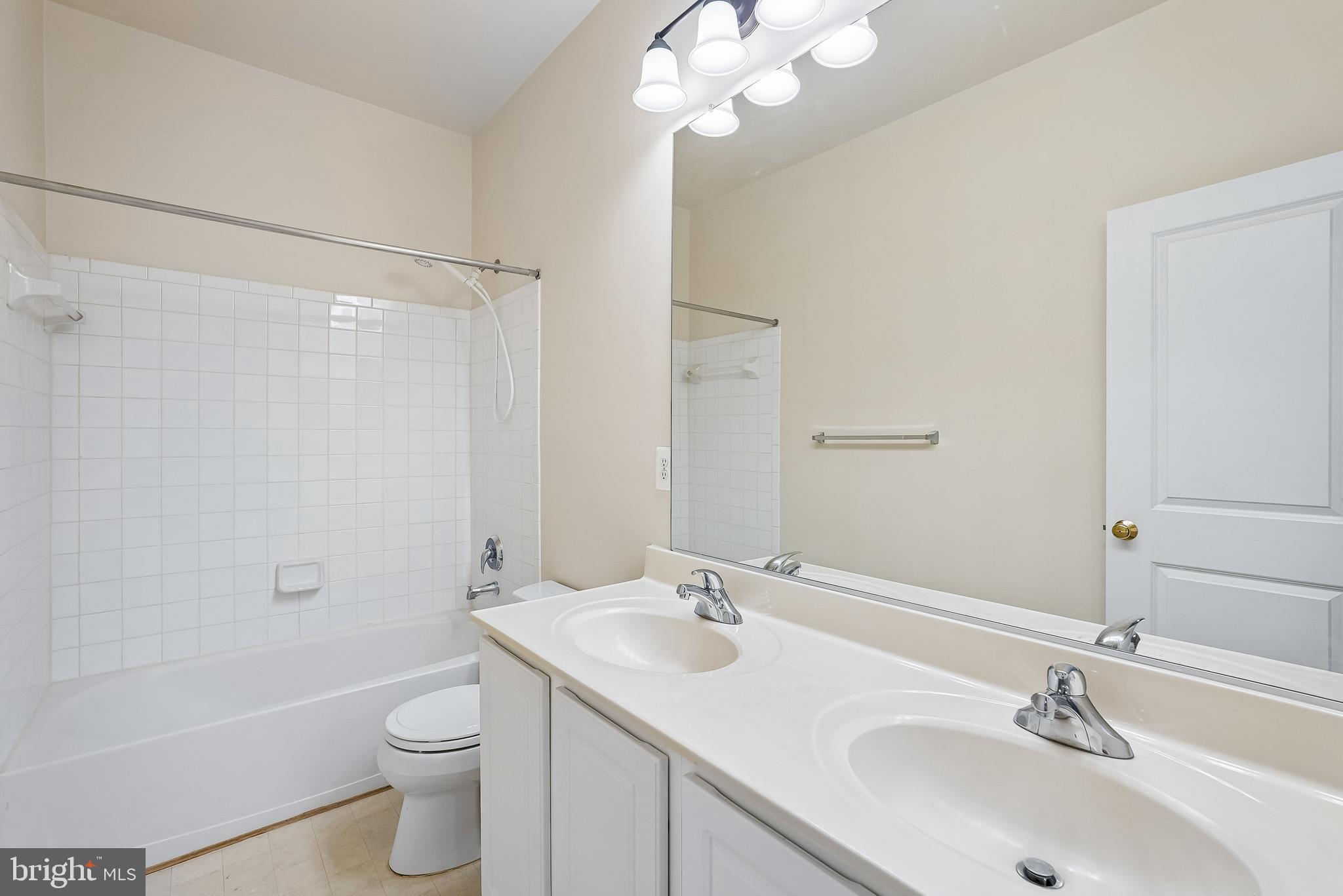 VICTORY LAKES - Residential