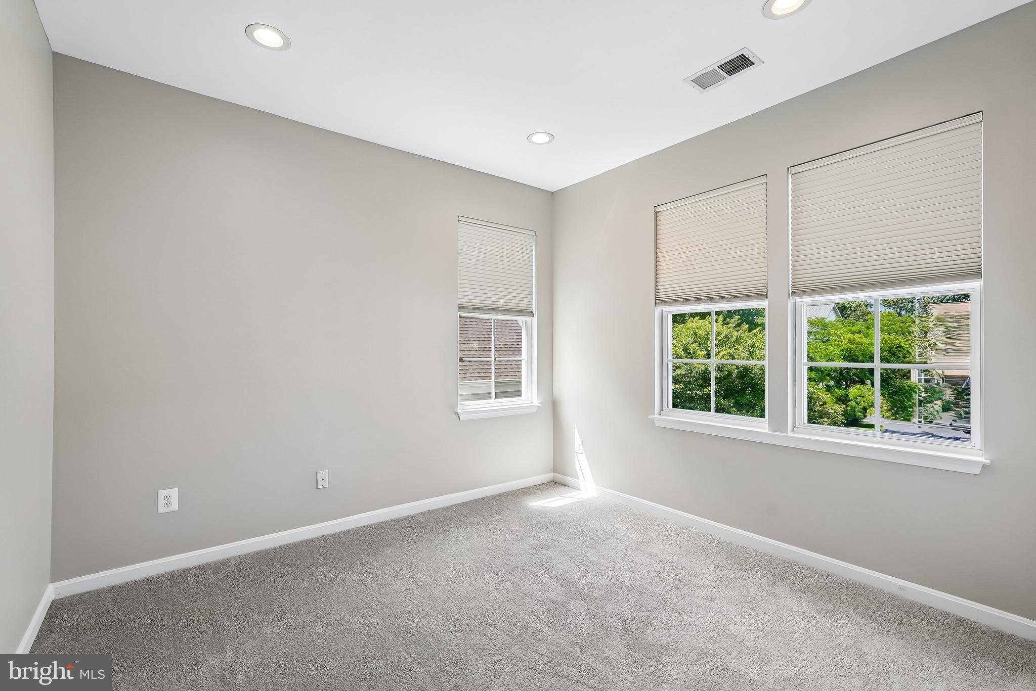 VICTORY LAKES - Residential