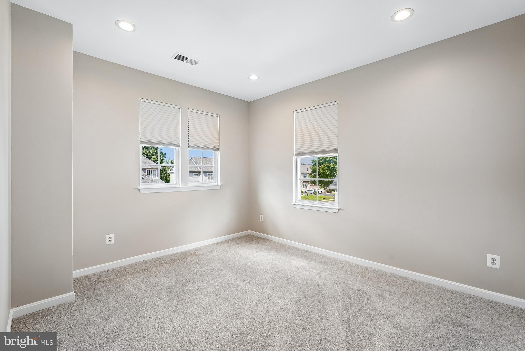 VICTORY LAKES - Residential