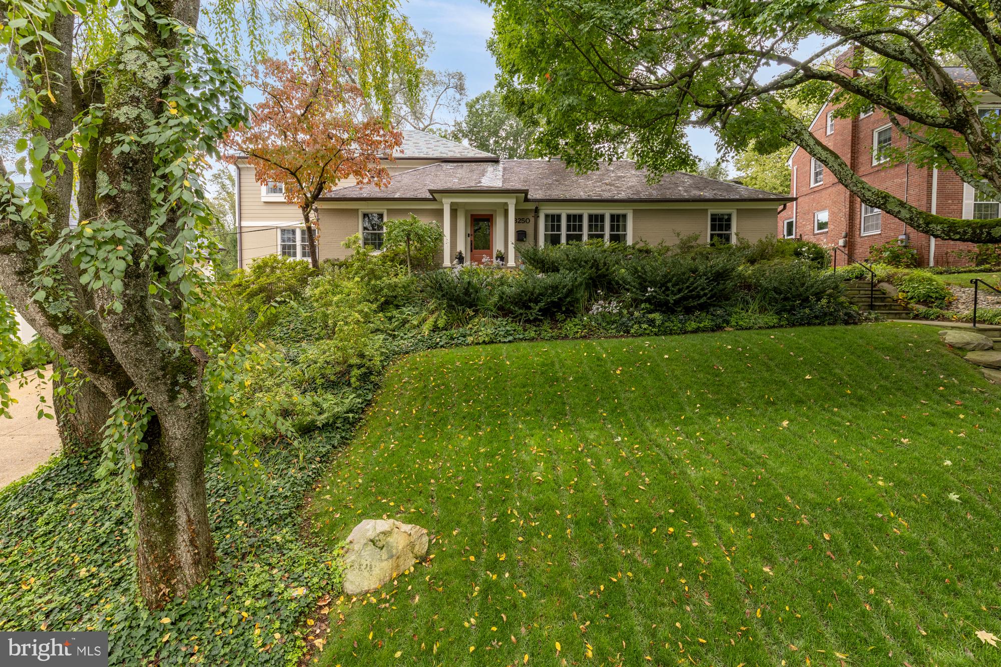 FOREST HILLS - Residential