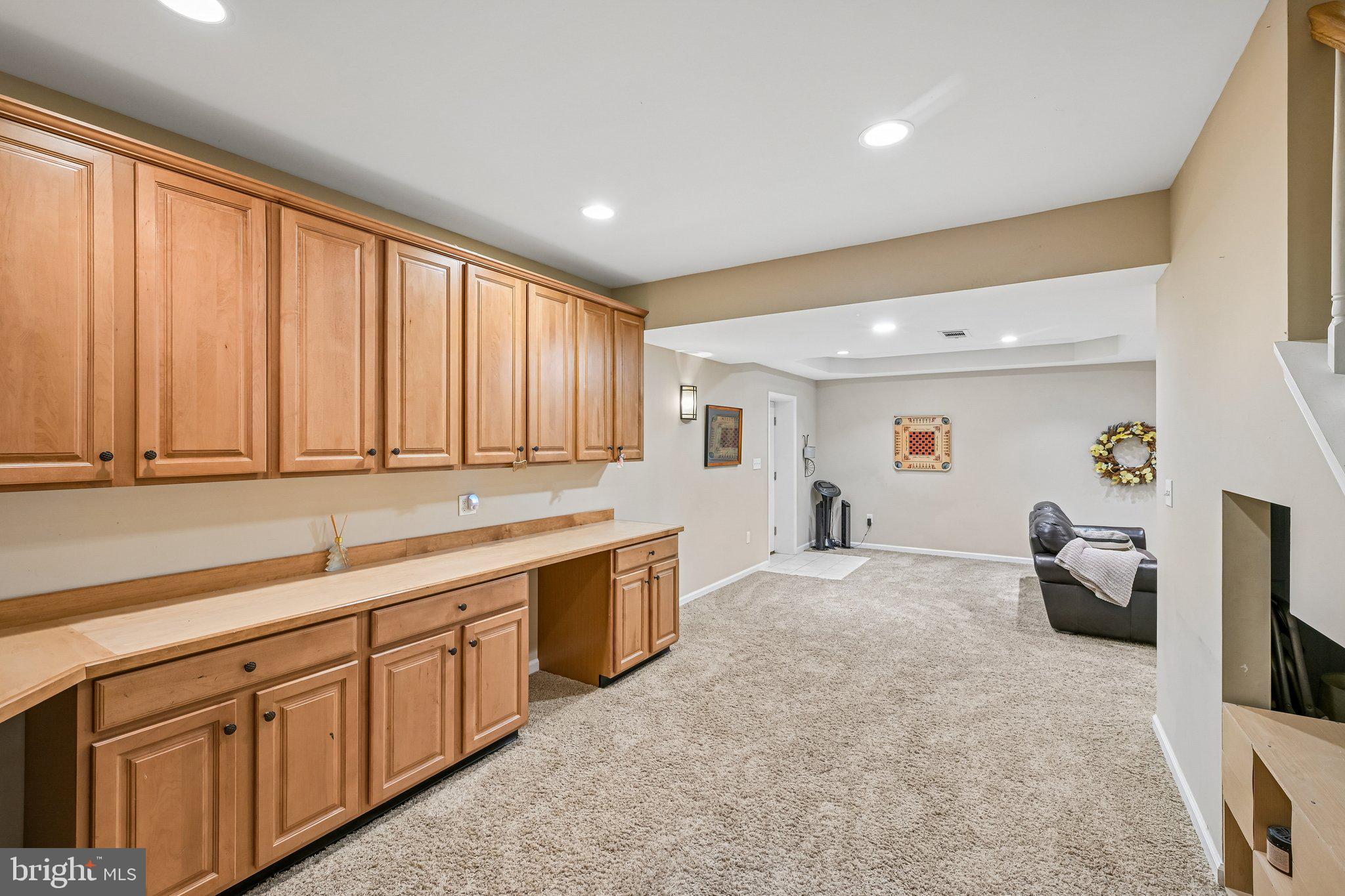 LAMBORN HUNT - Residential