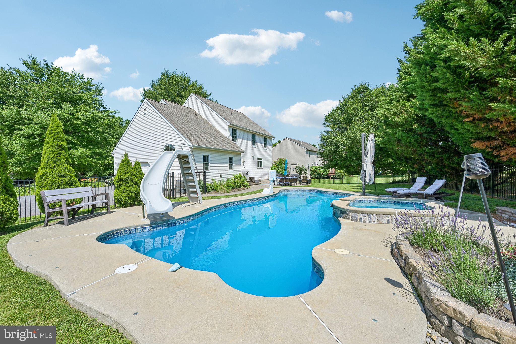 LAMBORN HUNT - Residential