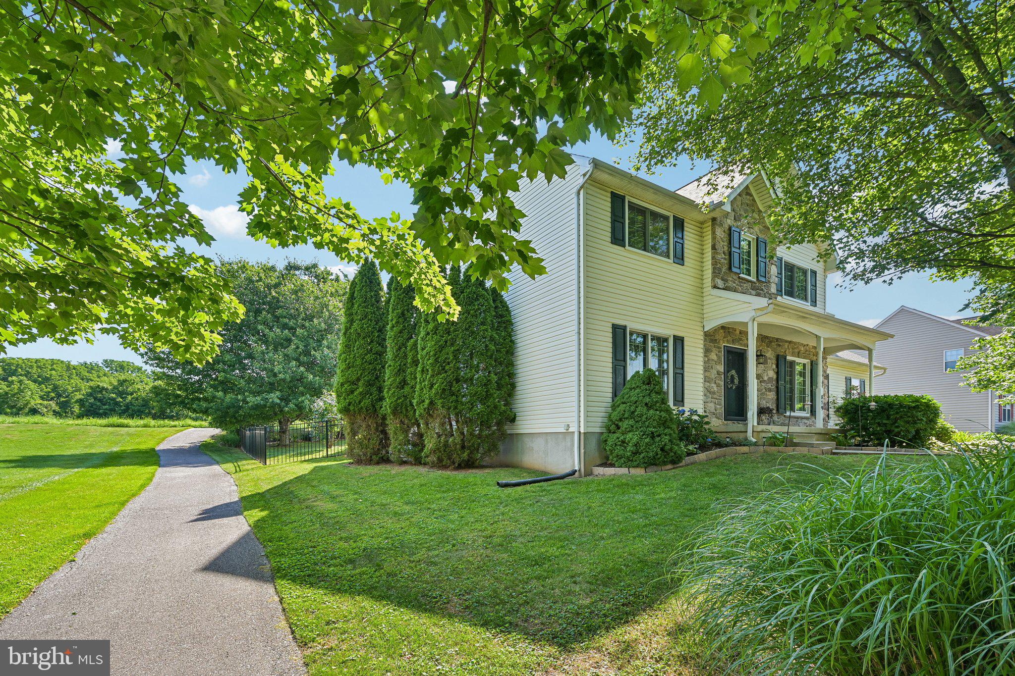 LAMBORN HUNT - Residential