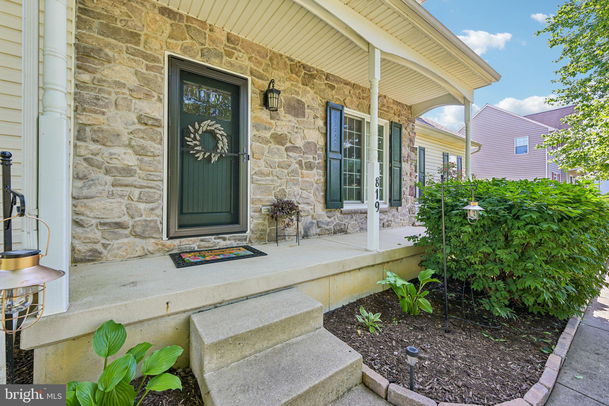 LAMBORN HUNT - Residential