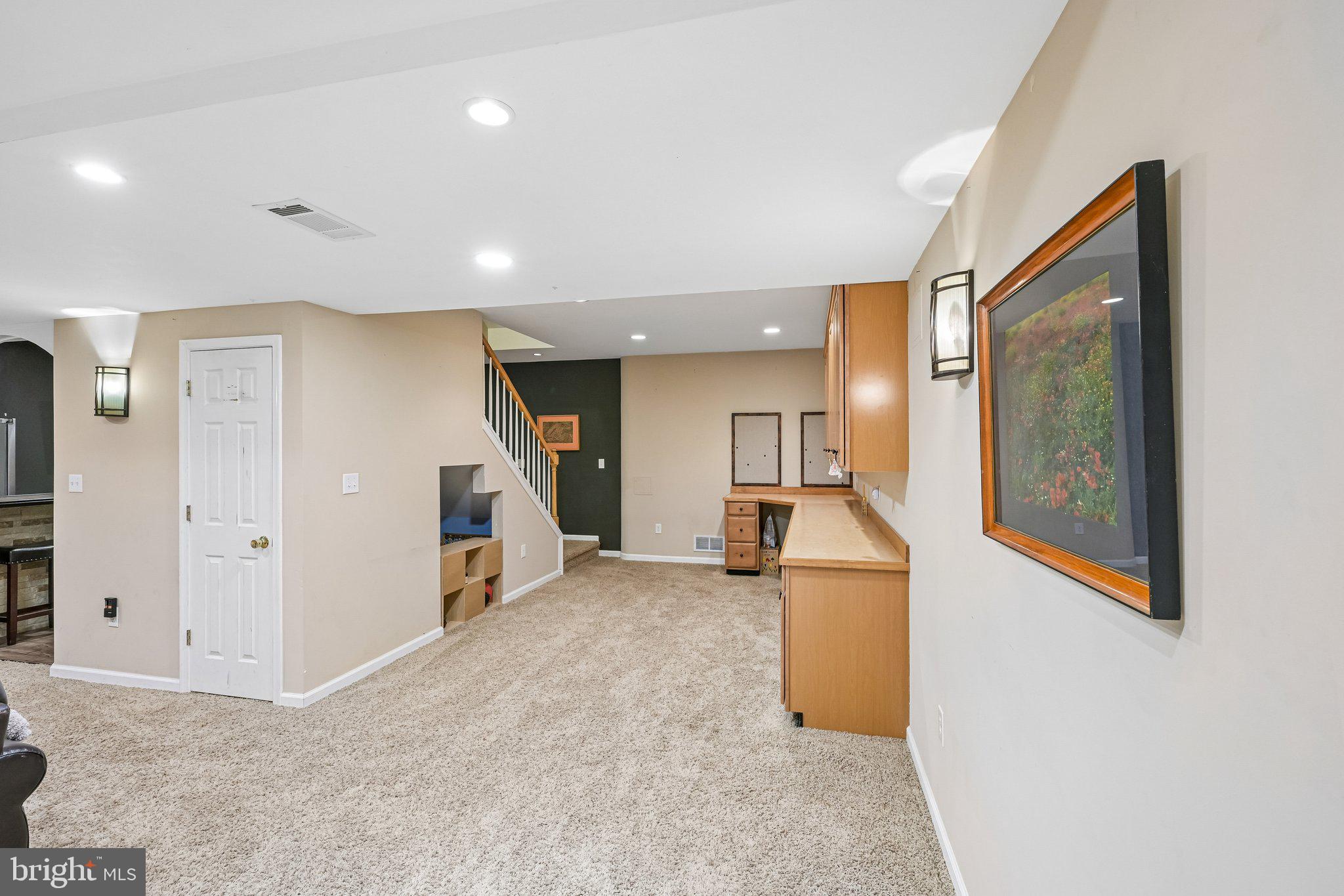 LAMBORN HUNT - Residential