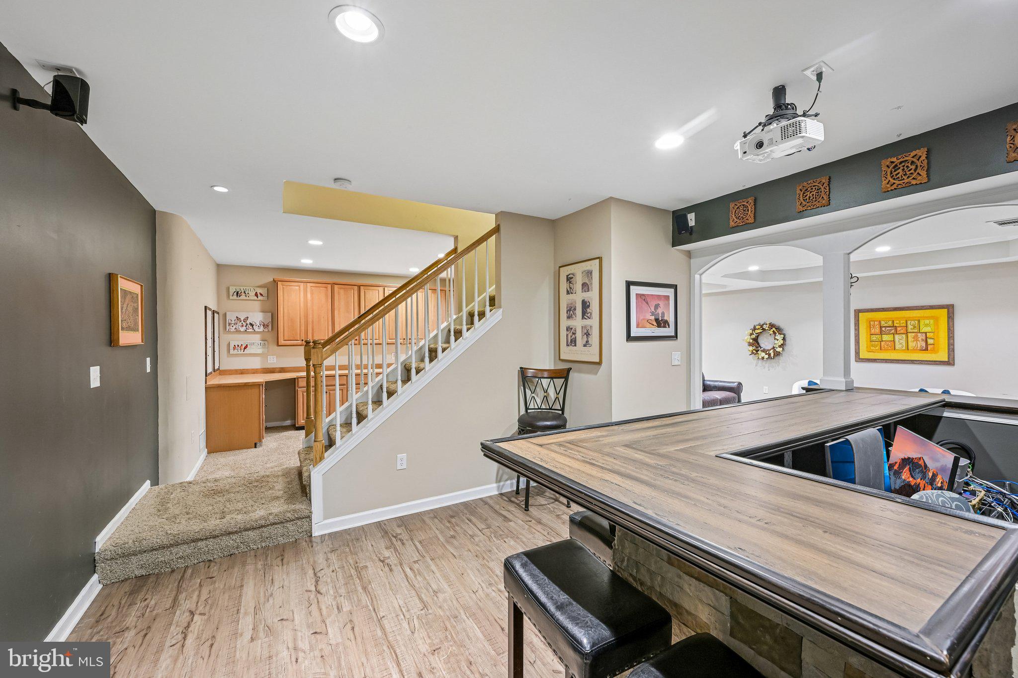 LAMBORN HUNT - Residential