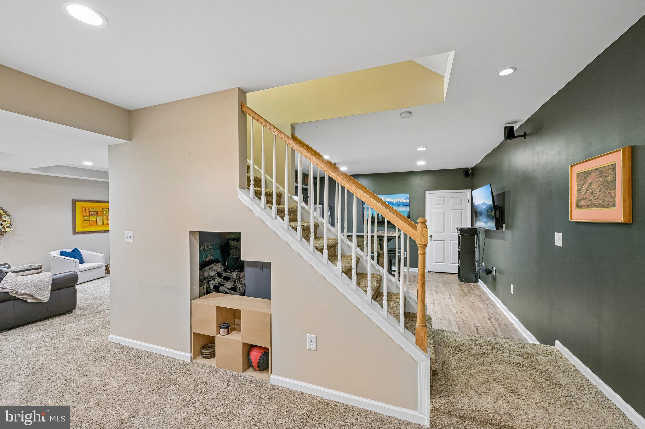 LAMBORN HUNT - Residential