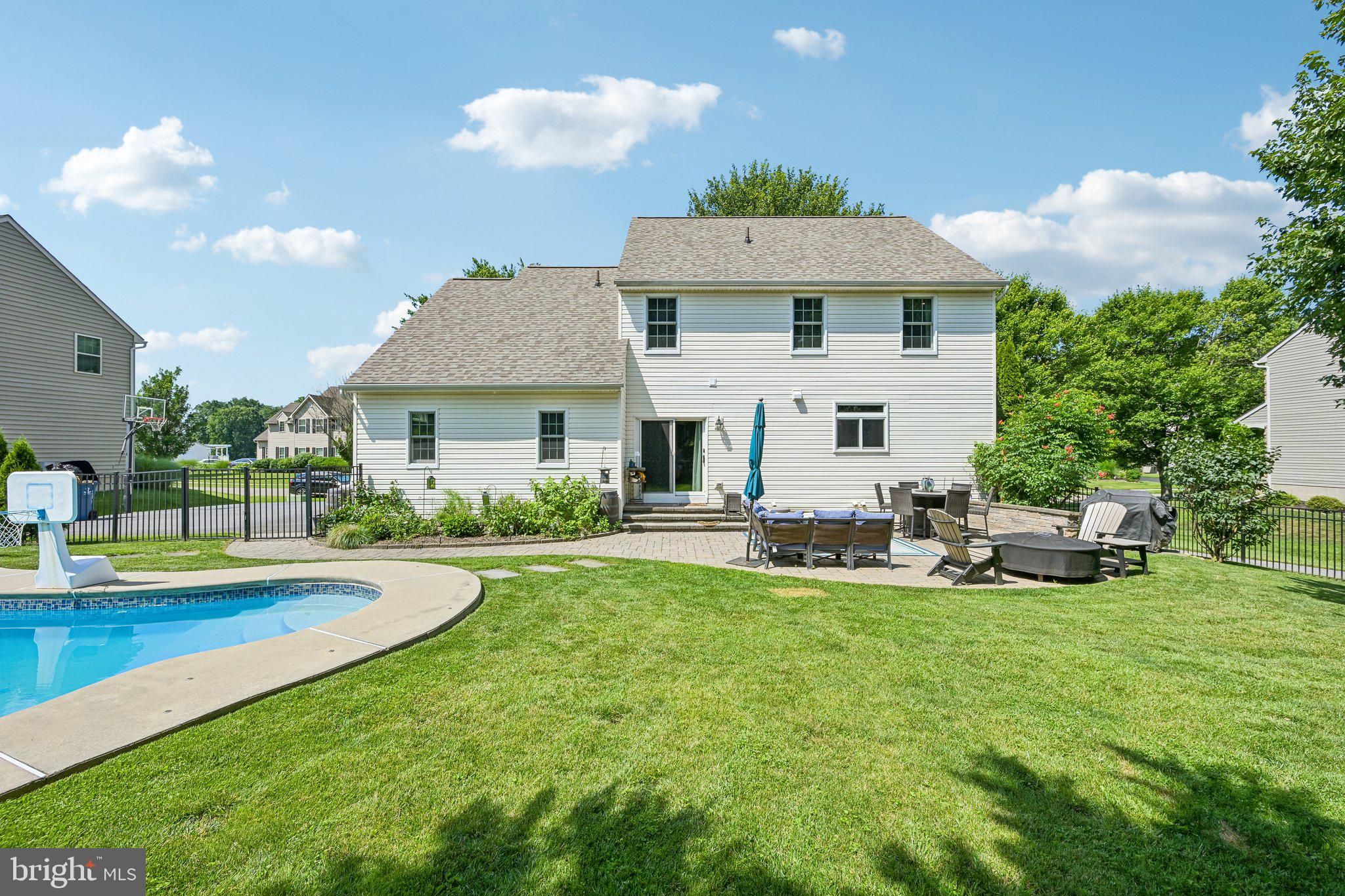 LAMBORN HUNT - Residential