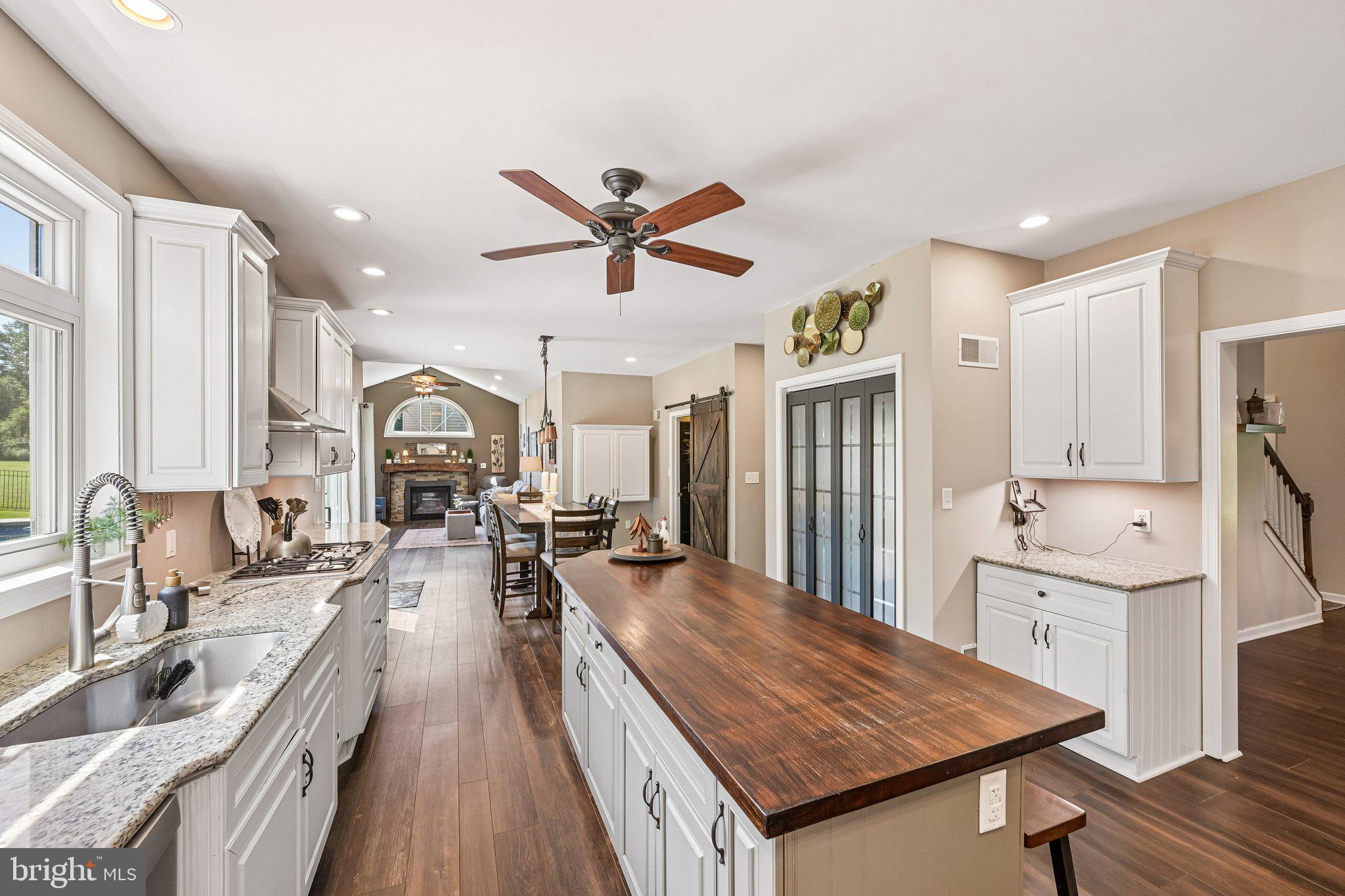 LAMBORN HUNT - Residential