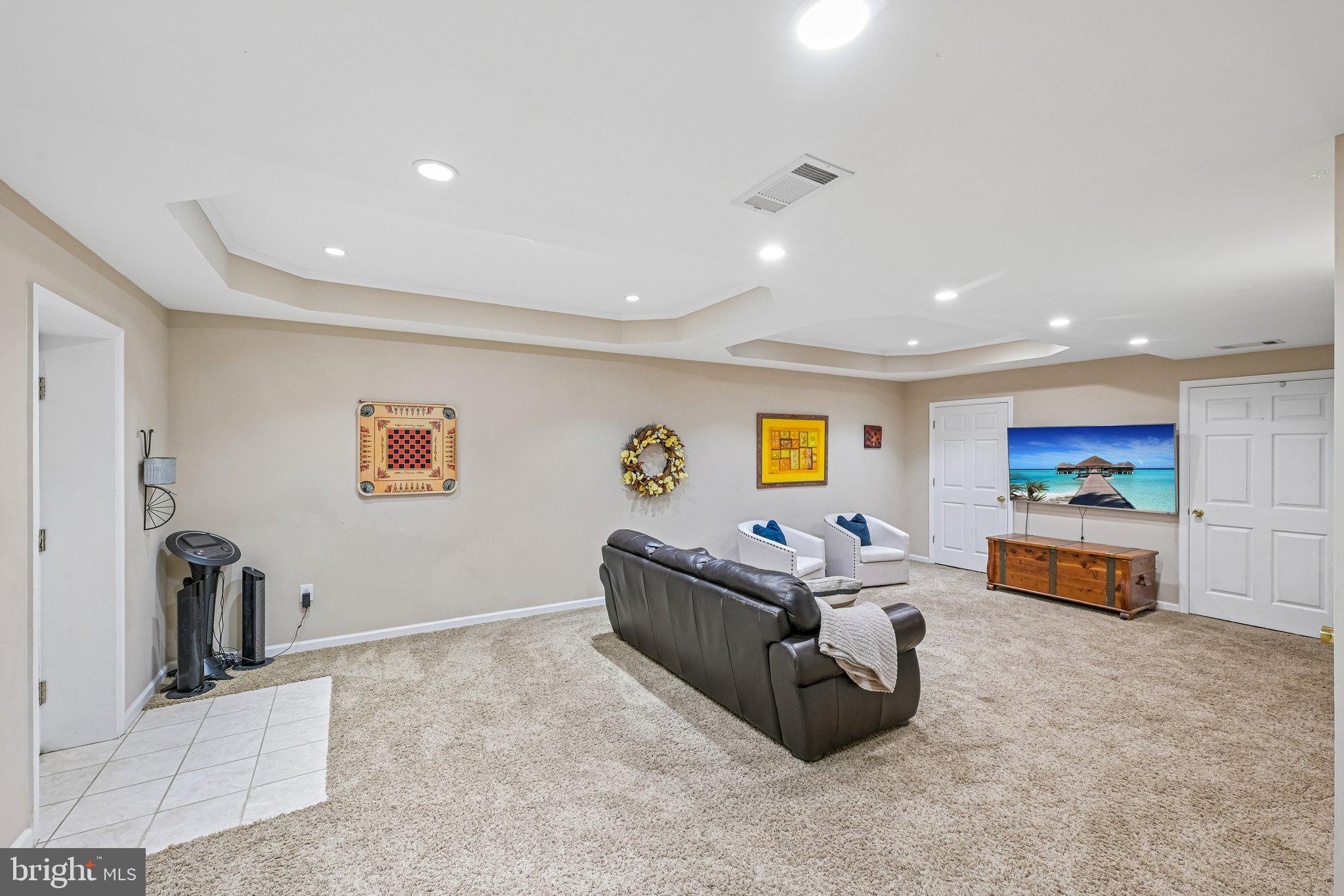 LAMBORN HUNT - Residential