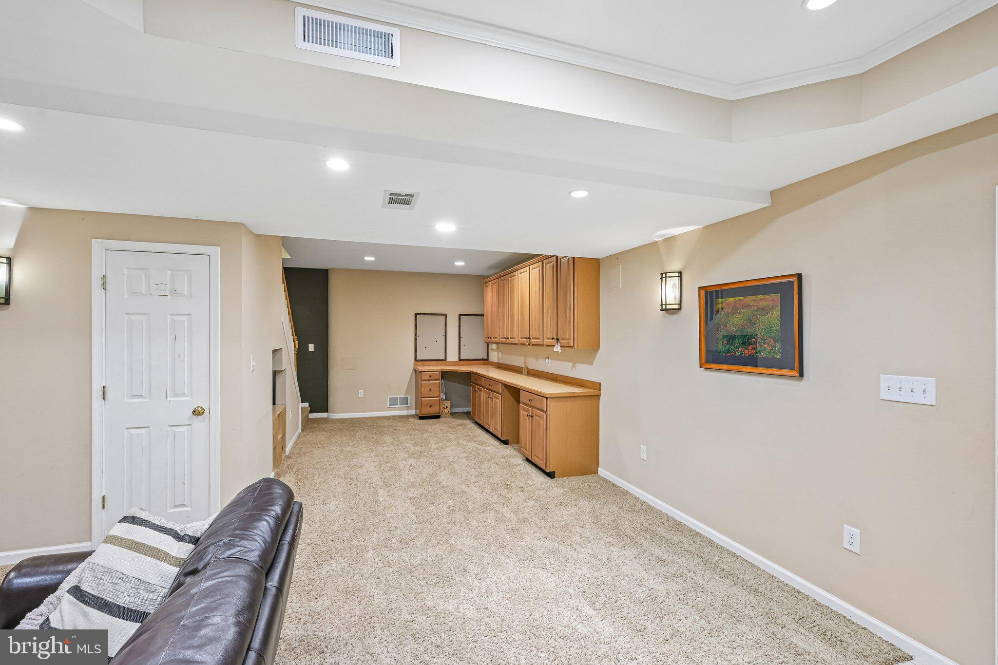 LAMBORN HUNT - Residential