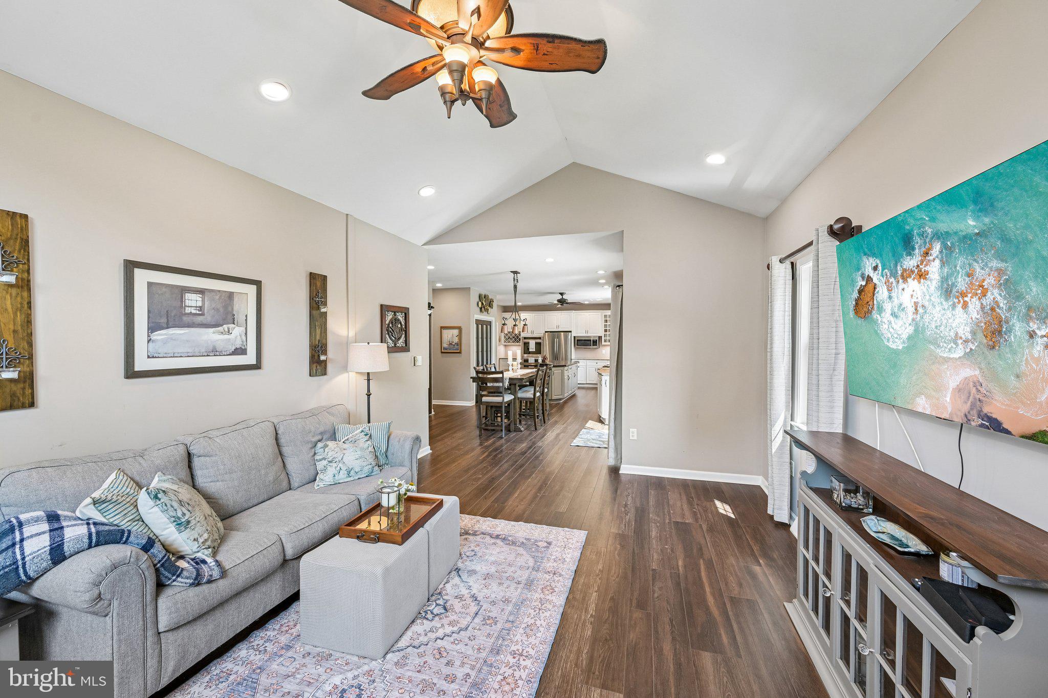 LAMBORN HUNT - Residential