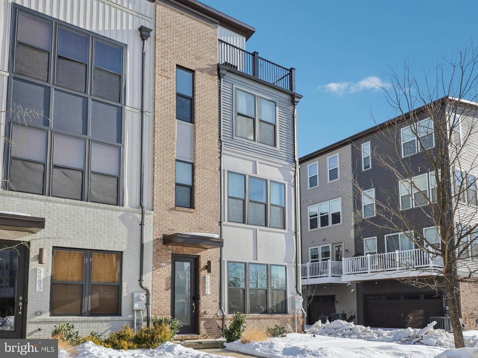 RIVERFRONT - Residential