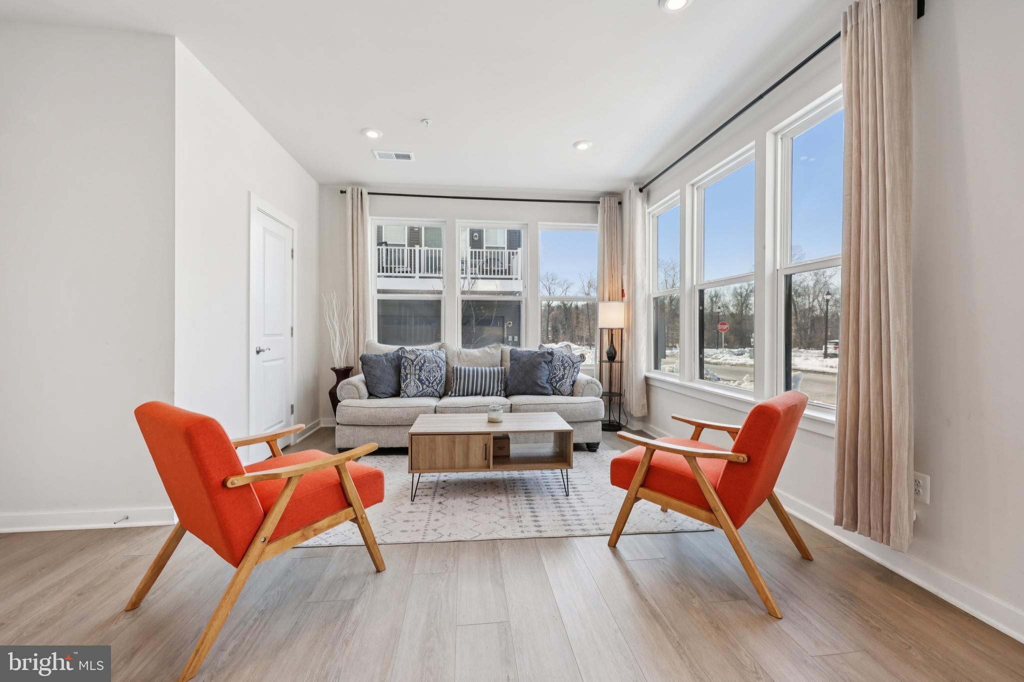RIVERFRONT - Residential