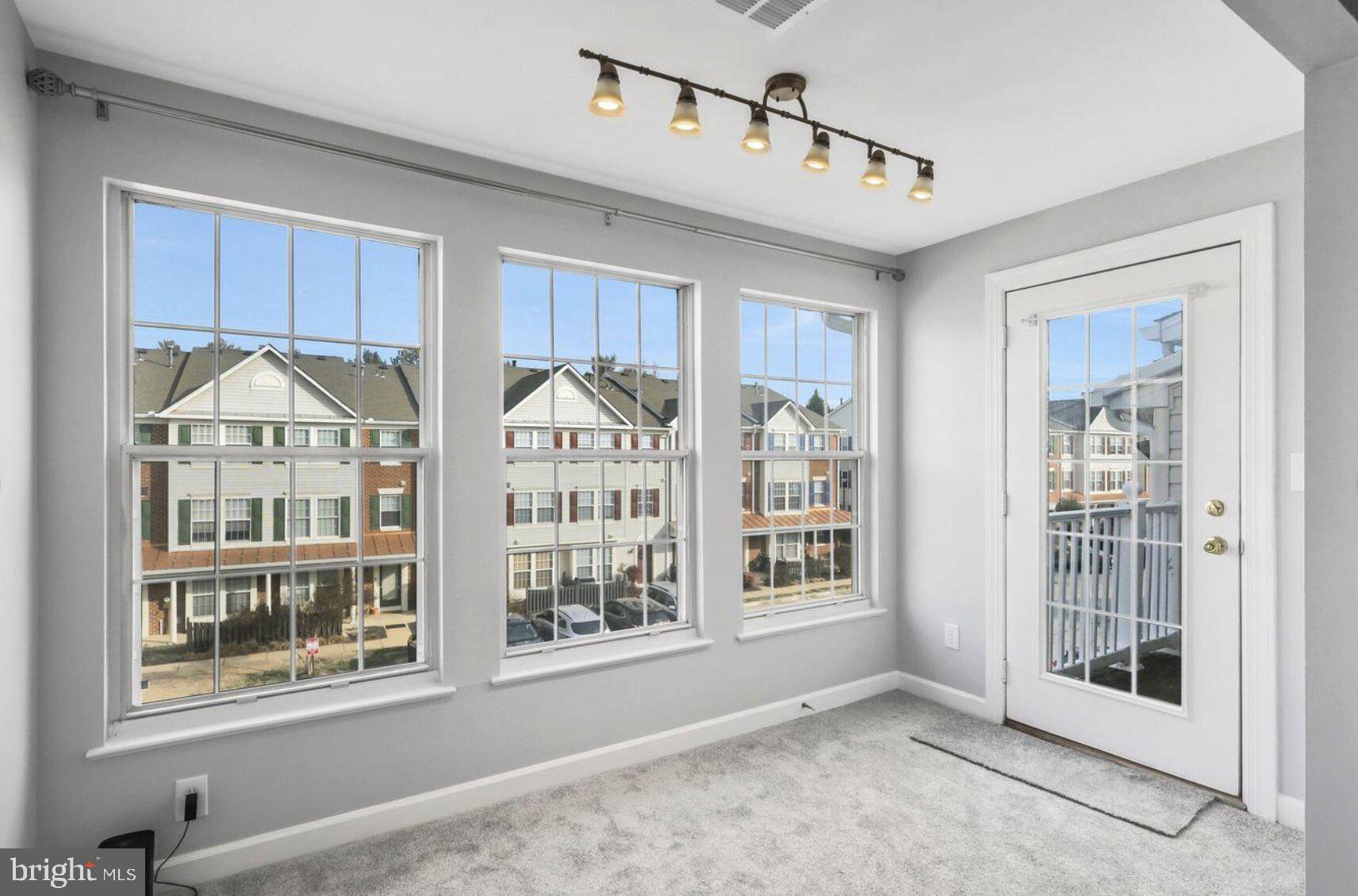 GUNSTON CORNER - Residential