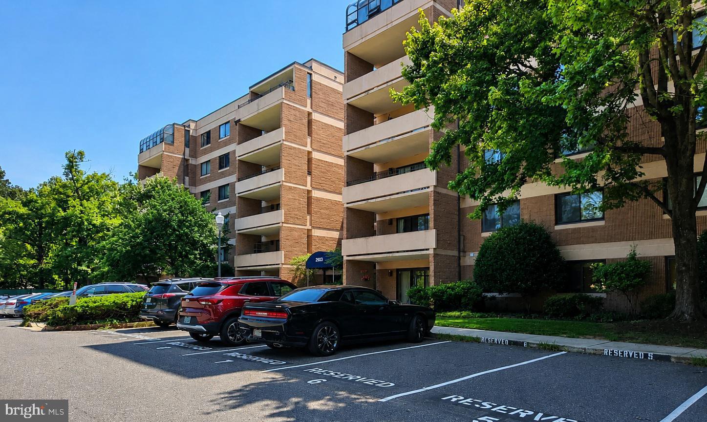 ***$10,000 Price Drop ***Beautiful  2-bedroom, 2-bath condo in upscale neighborhood. This home features new LVT flooring,  spacious living and dining areas, and a large covered balcony perfect for relaxing. The expansive primary suite includes a private bath and oversized walk-in closet. A second spacious bedroom, full guest bath, and in-unit washer/dryer just off the kitchen add to the home’s comfort and convenience. Plenty of storage throughout. Don’t miss this one—schedule your private tour today and submit offer!