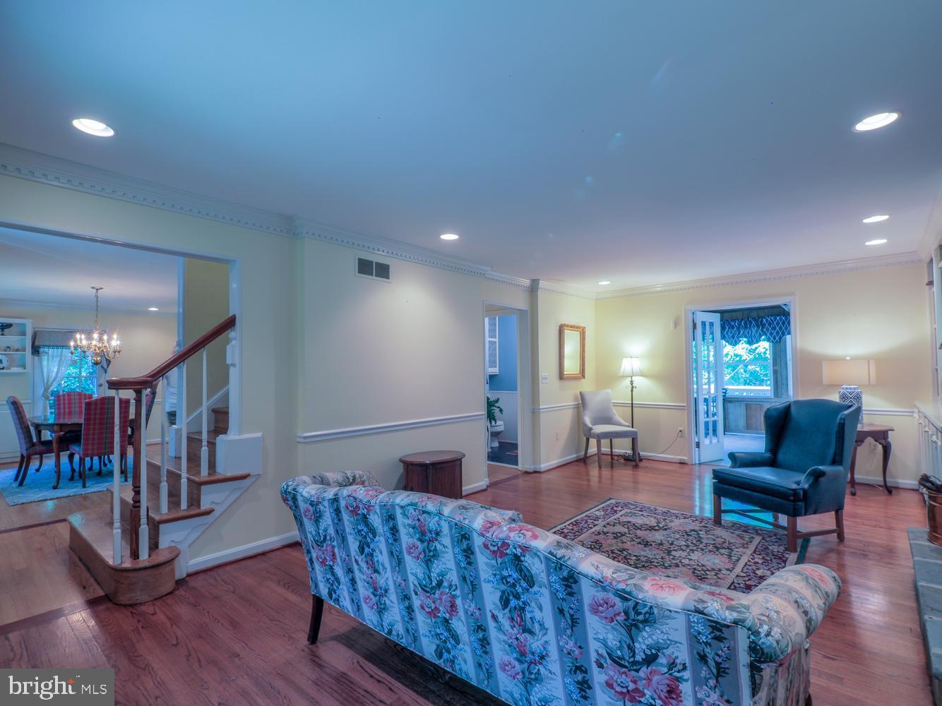 ANNAPOLIS ROADS - Residential
