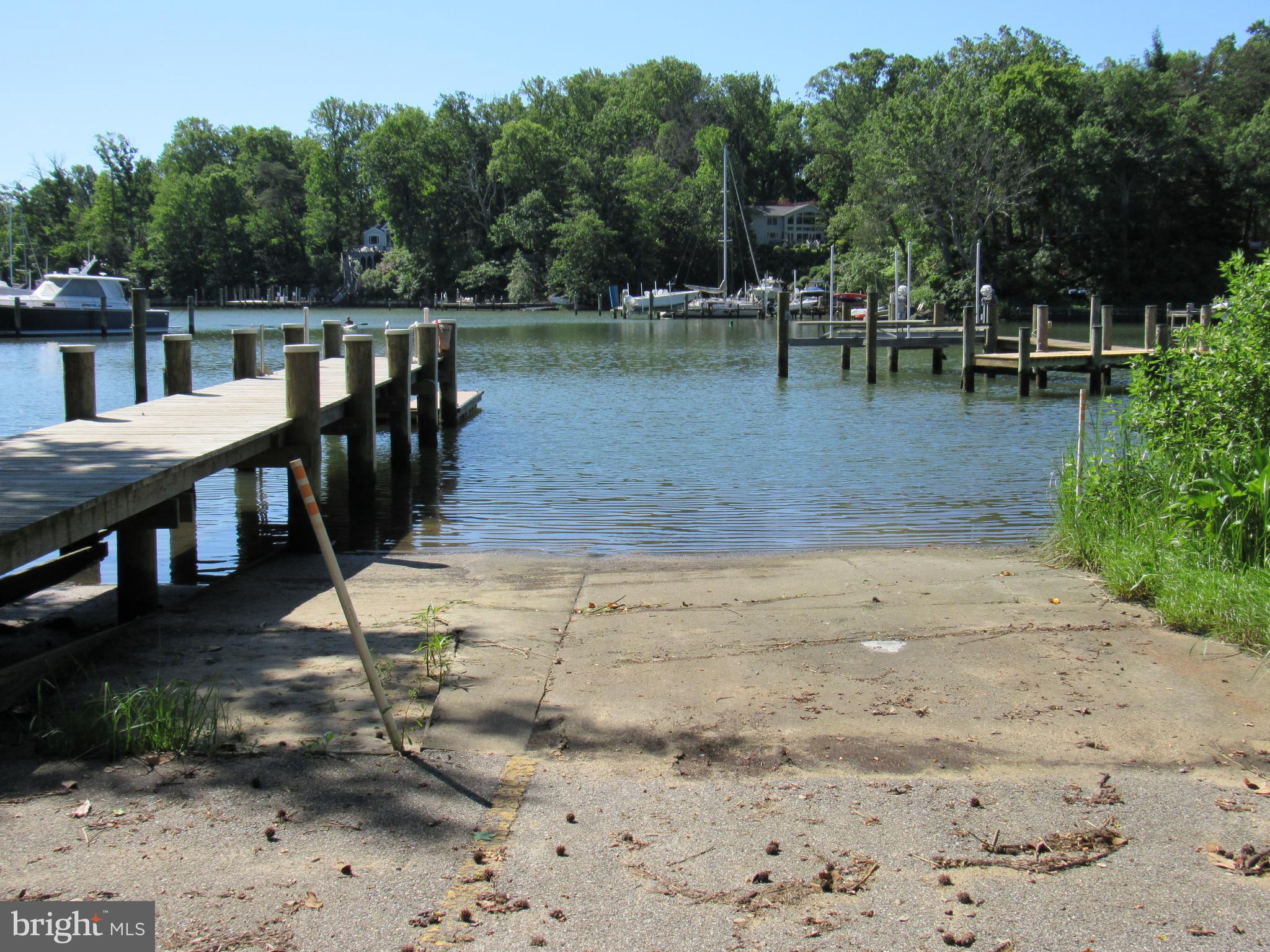 ANNAPOLIS ROADS - Residential