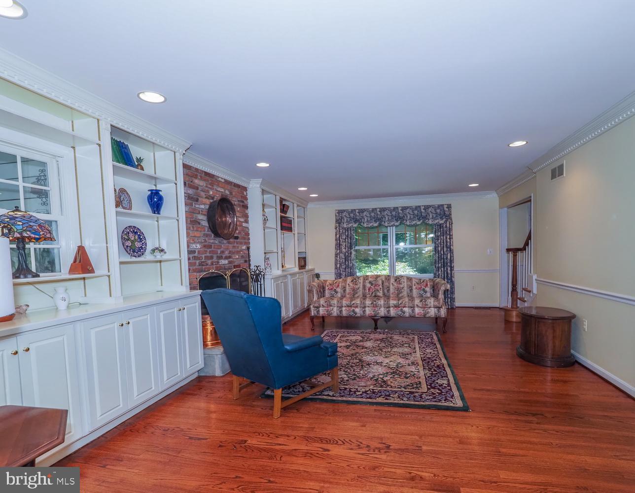 ANNAPOLIS ROADS - Residential