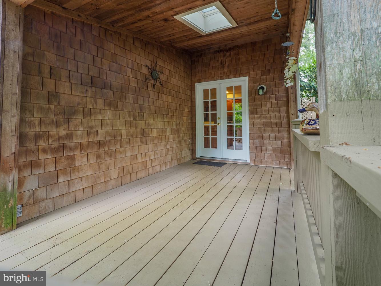 ANNAPOLIS ROADS - Residential