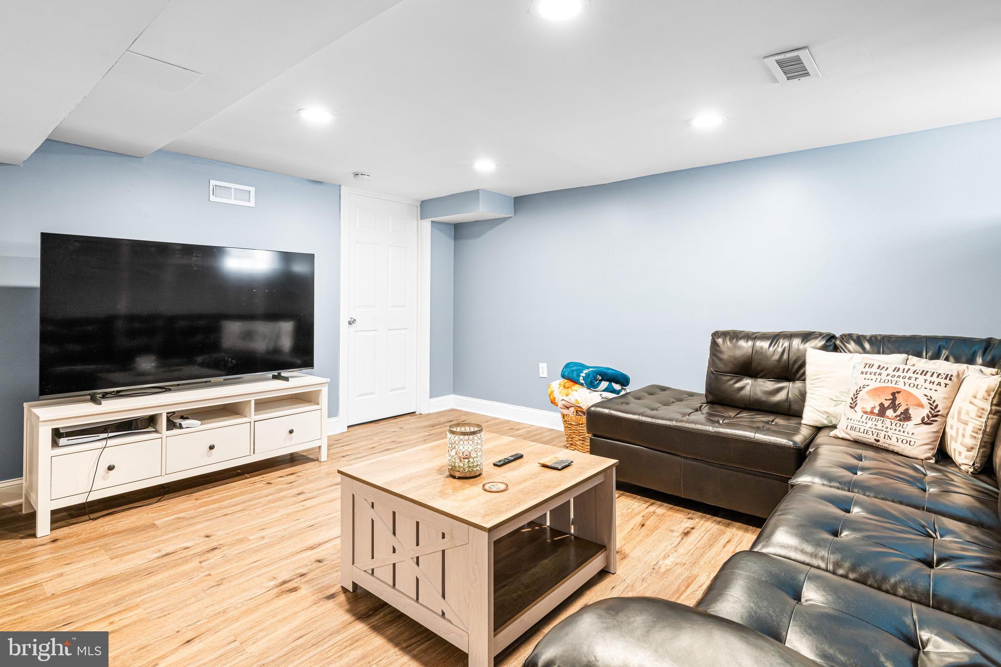GLENSIDE - Residential